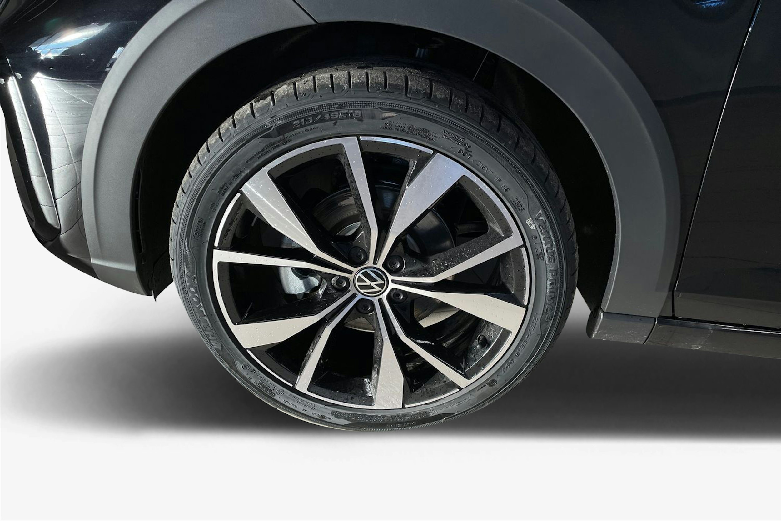 musta Volkswagen Taigo 2025 kuva 9.