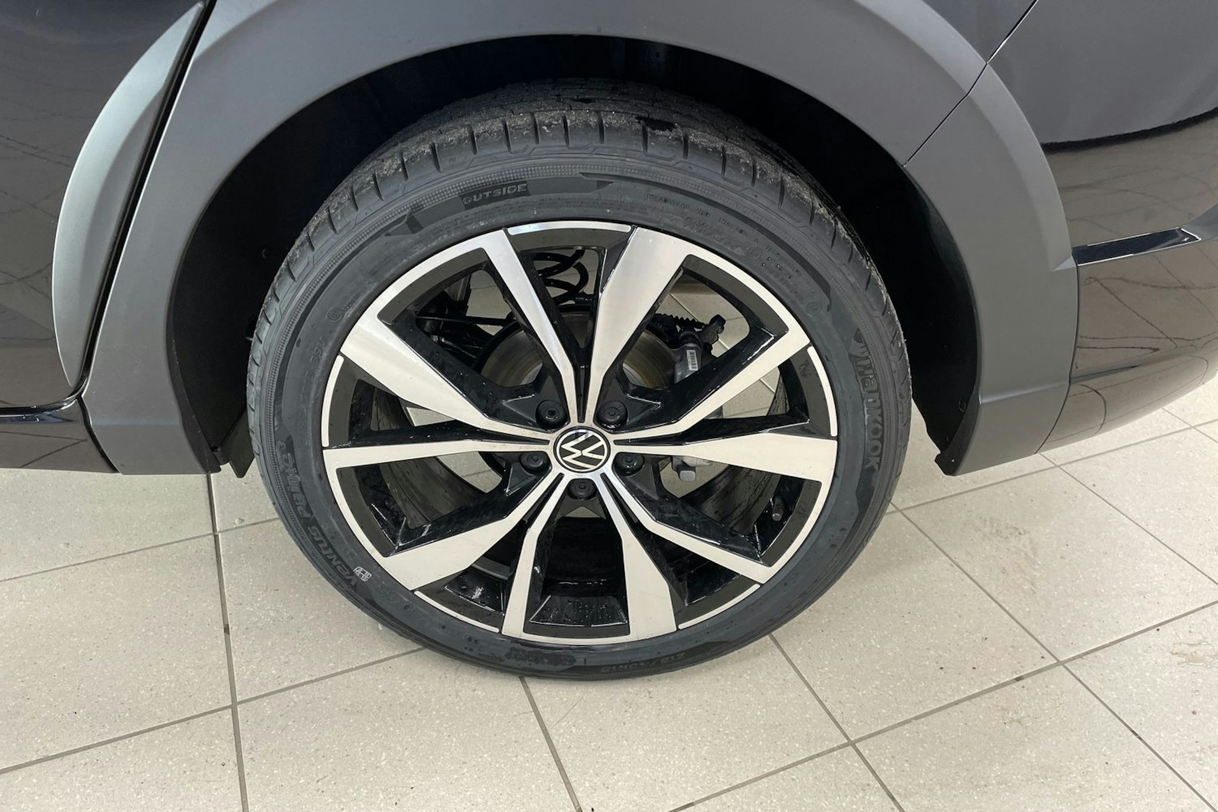 musta Volkswagen Taigo 2025 kuva 10.