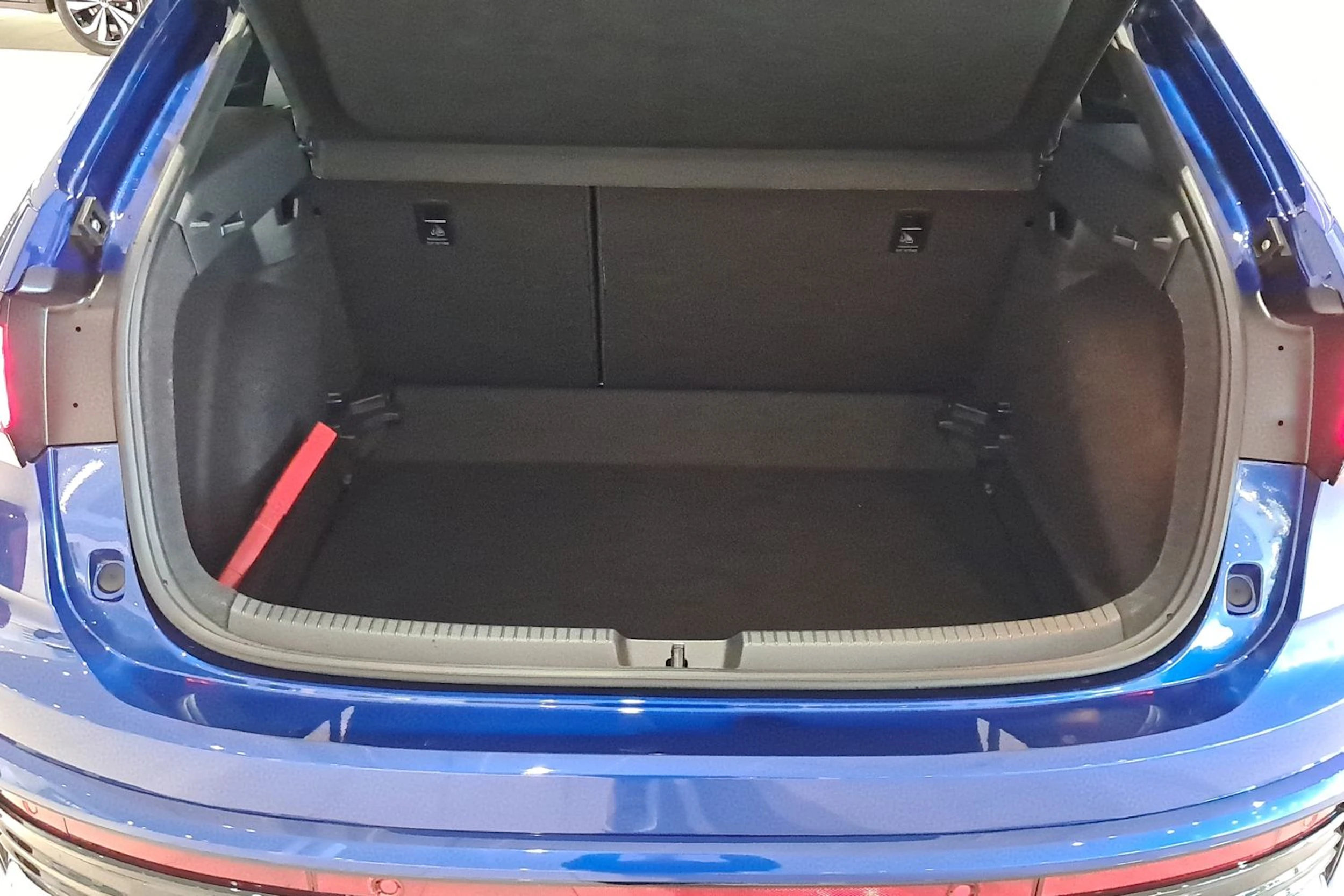 sininen Volkswagen Taigo 2025 kuva 11.