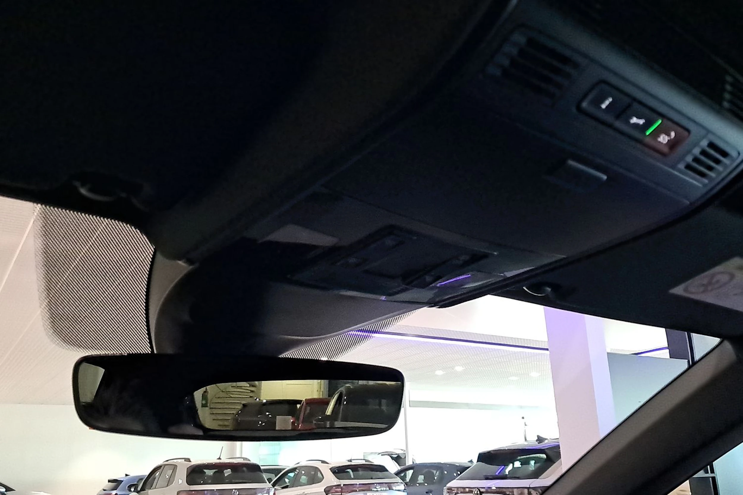sininen Volkswagen Taigo 2025 kuva 15.