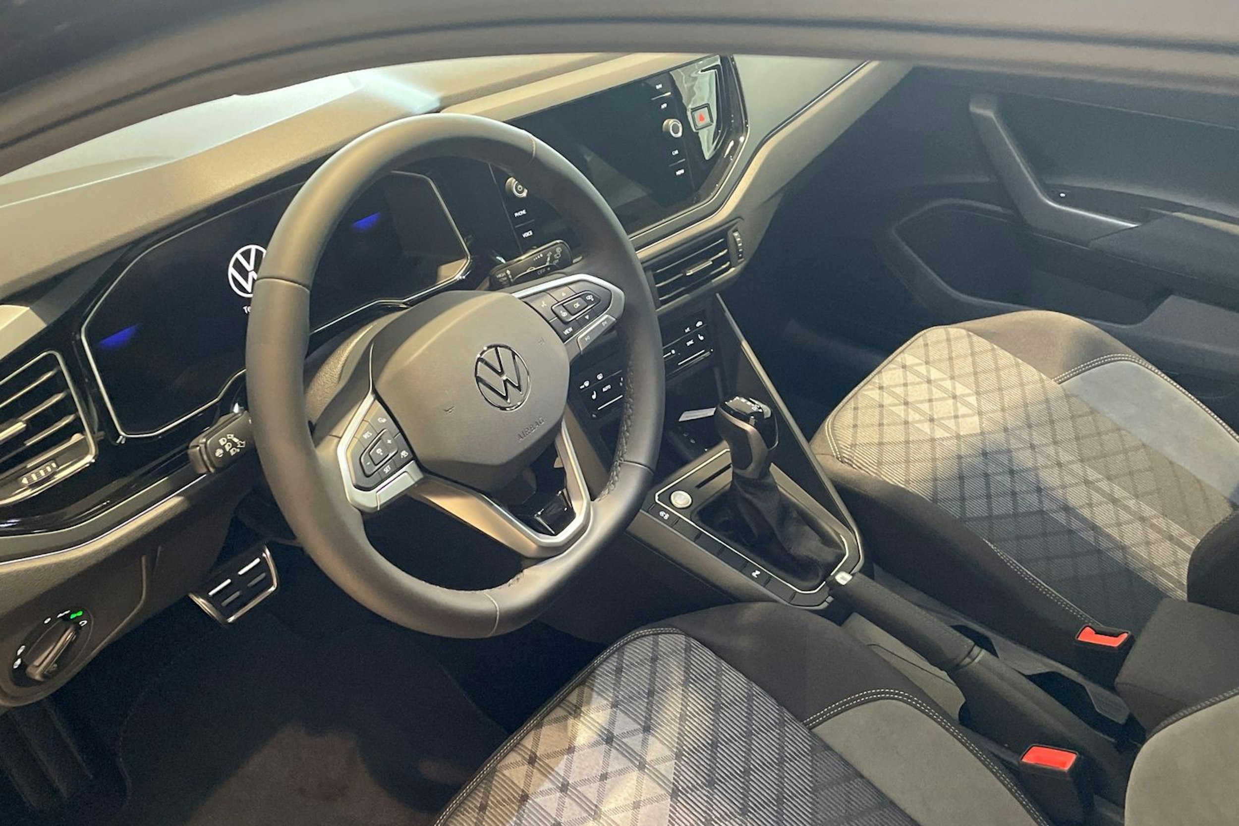 musta Volkswagen Taigo 2025 kuva 6.