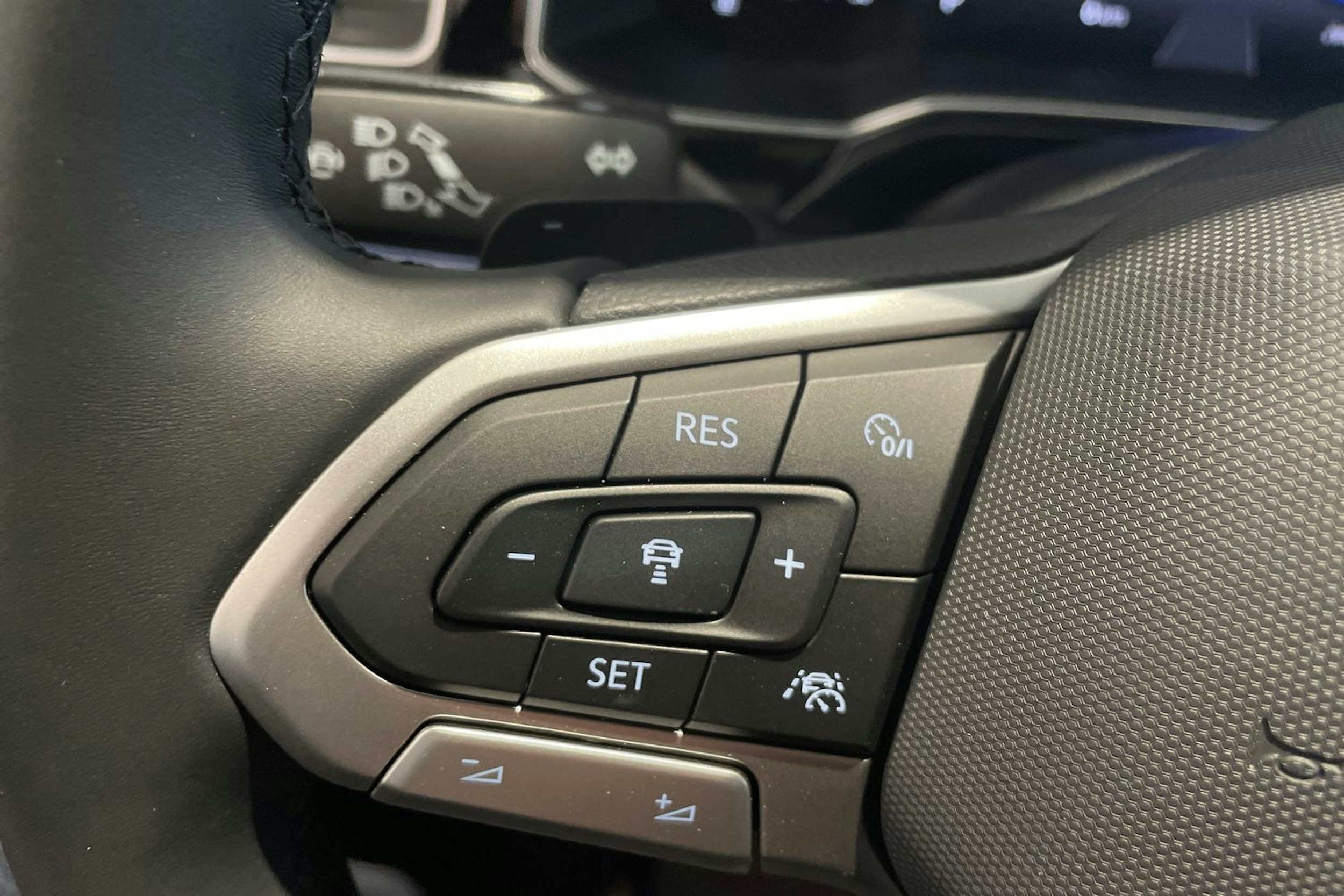 musta Volkswagen Taigo 2025 kuva 19.