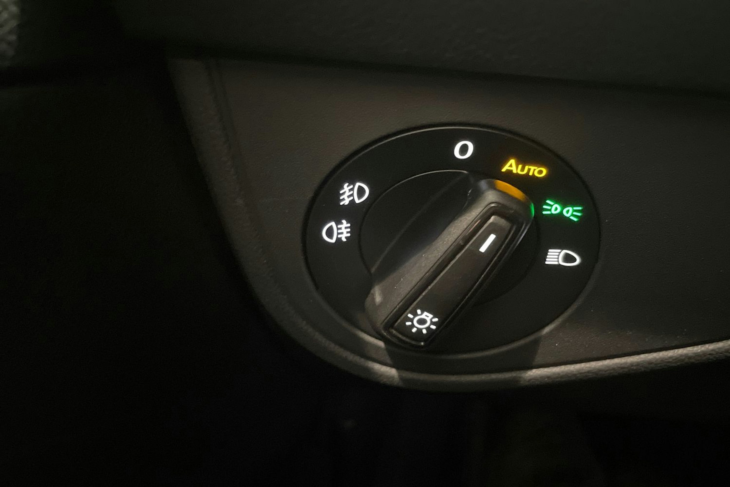 musta Volkswagen Taigo 2025 kuva 21.