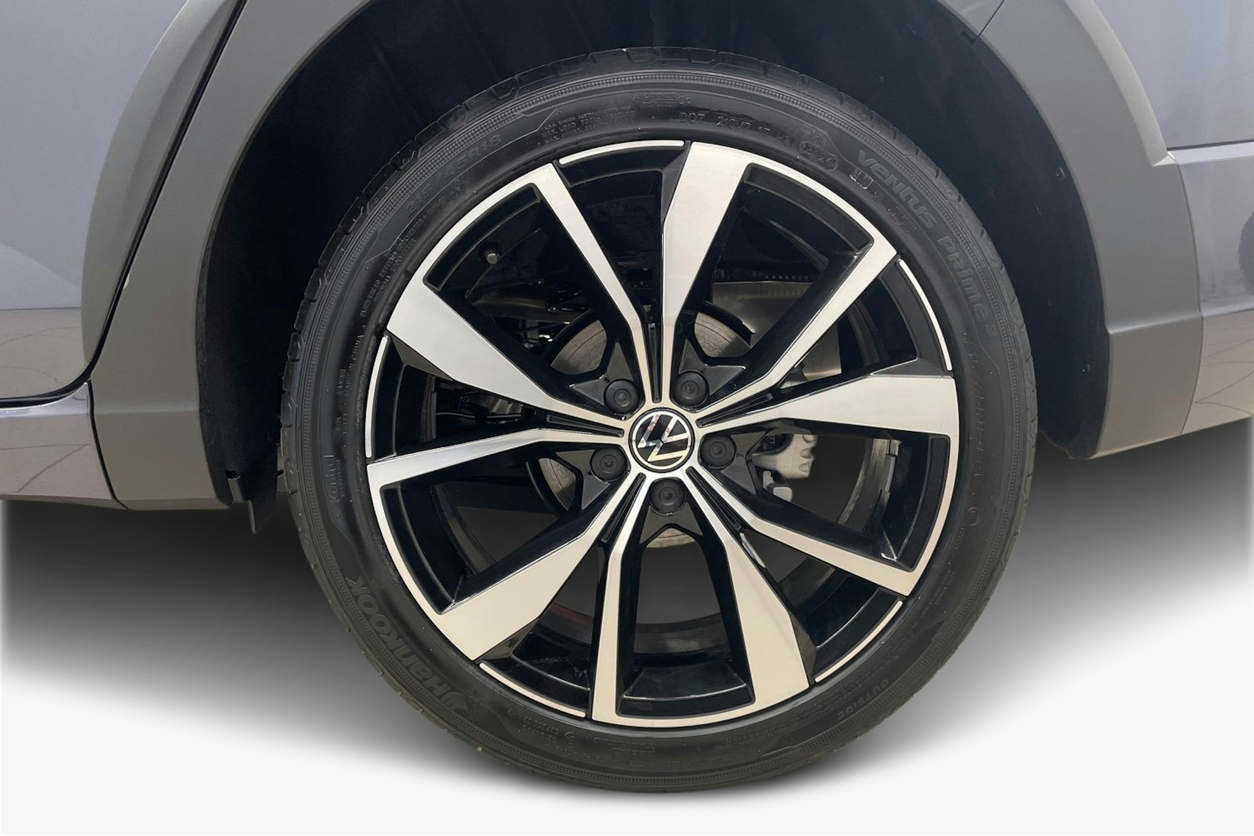 harmaa Volkswagen Taigo 2025 kuva 9.
