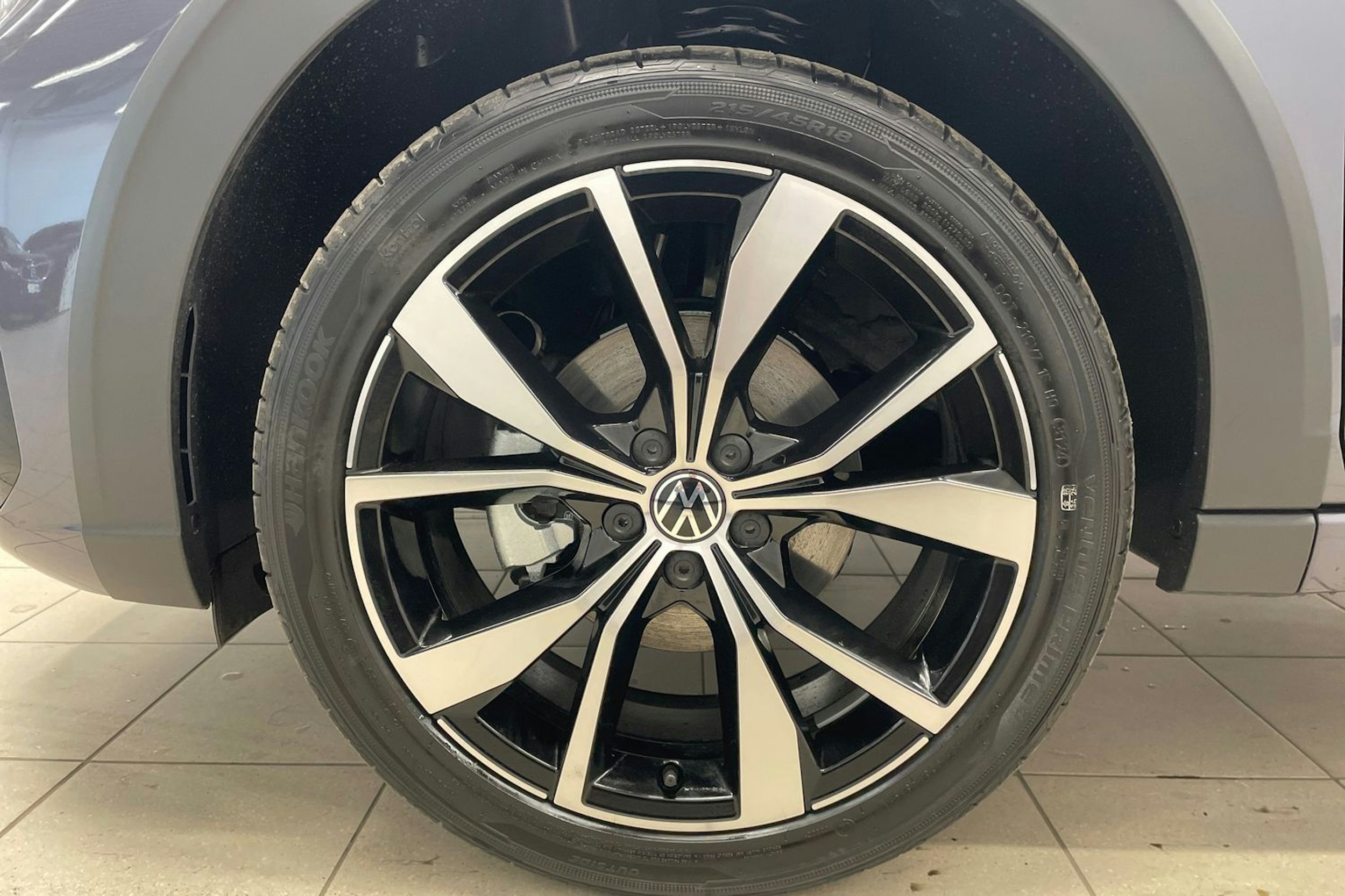 harmaa Volkswagen Taigo 2025 kuva 10.
