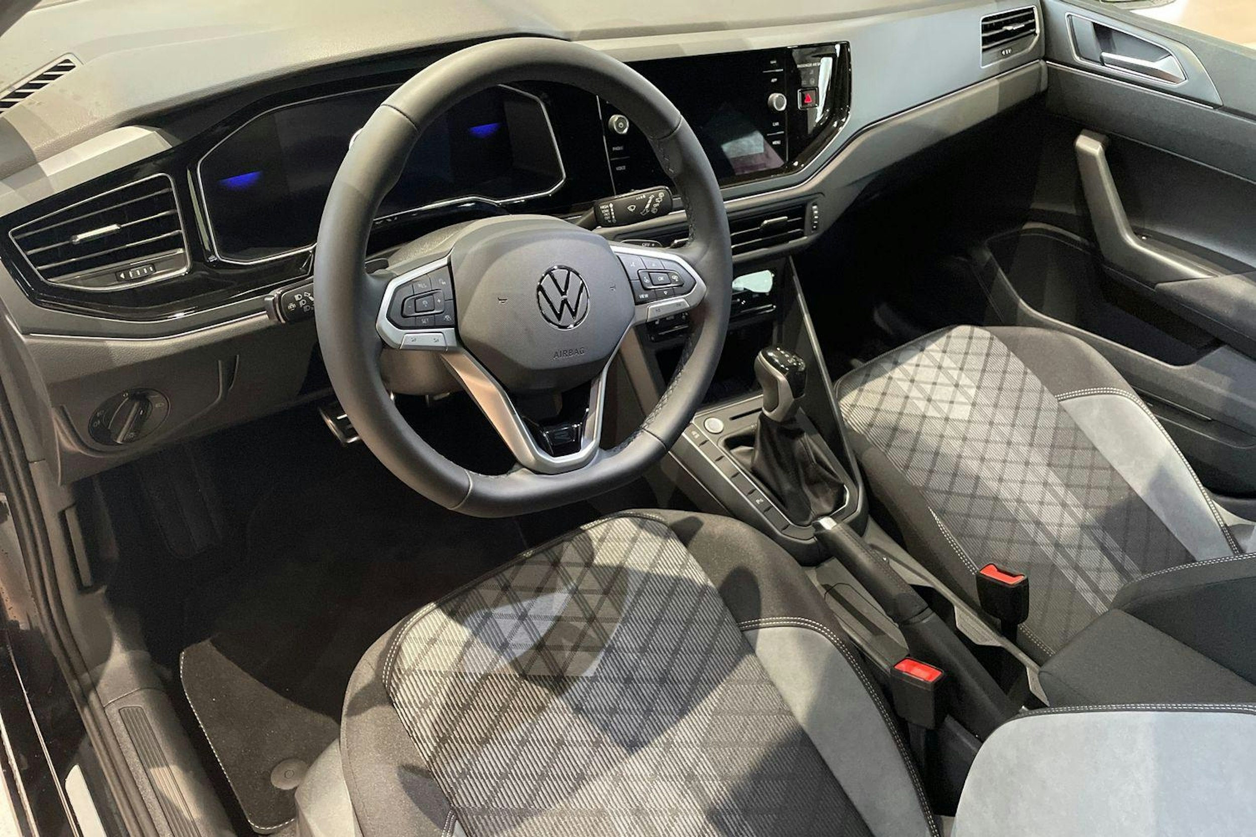 musta Volkswagen Taigo 2025 kuva 6.