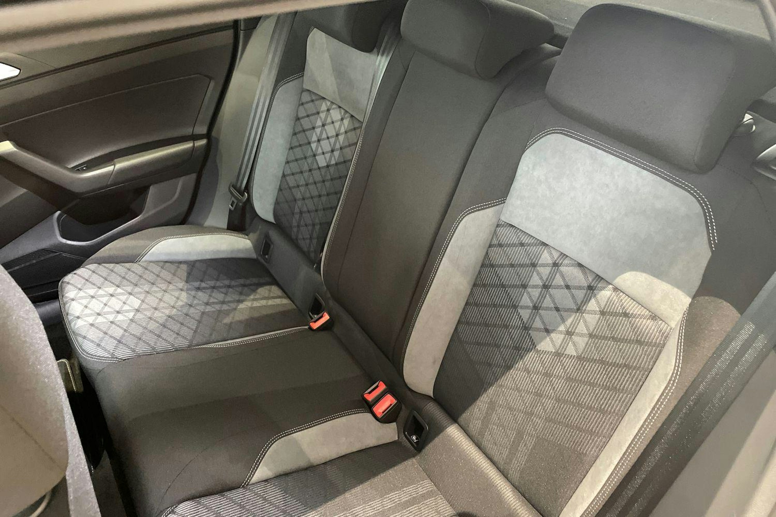 musta Volkswagen Taigo 2025 kuva 8.