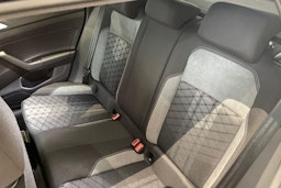 musta Volkswagen Taigo 2025 kuva 8.