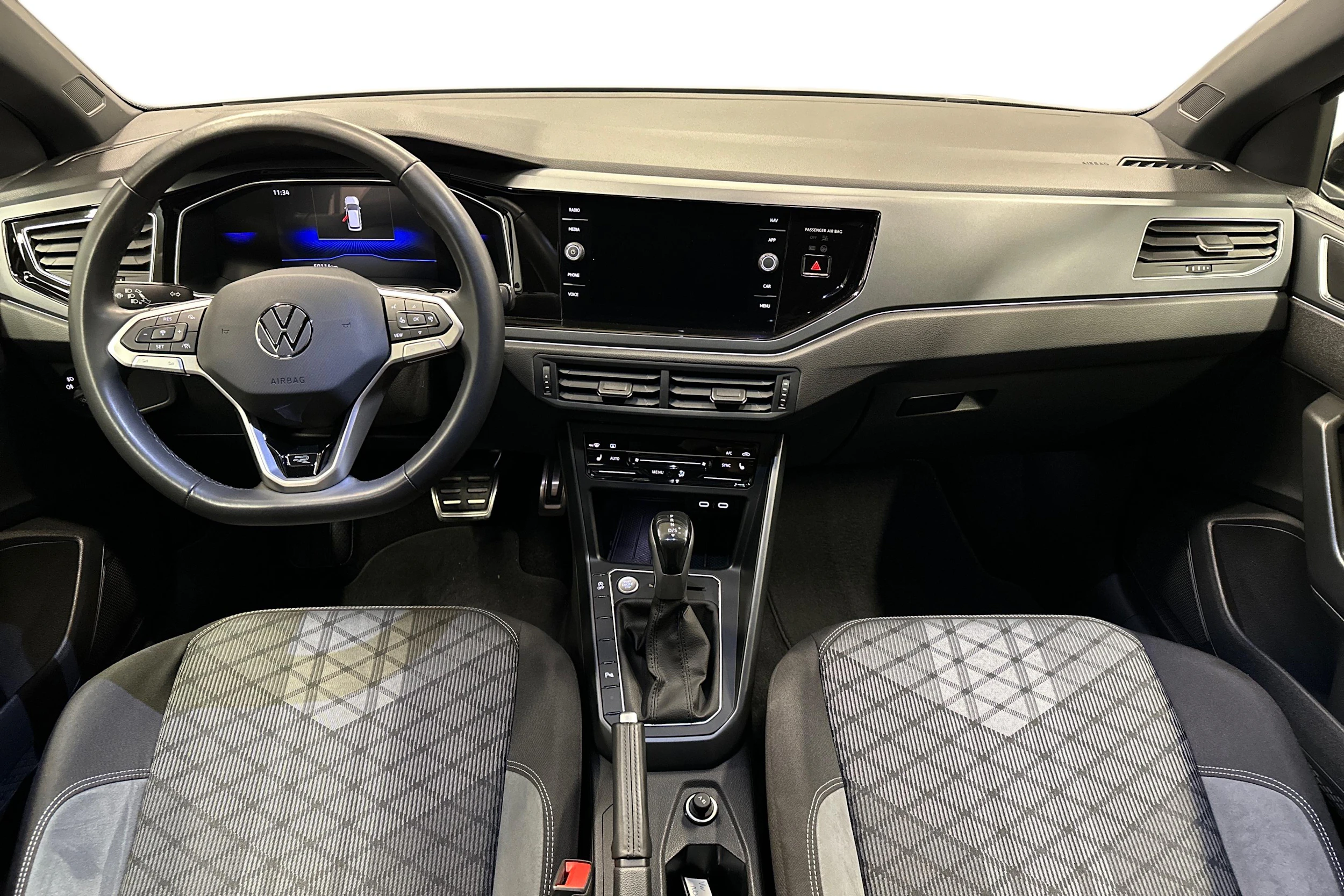 musta Volkswagen Taigo 2025 kuva 9.
