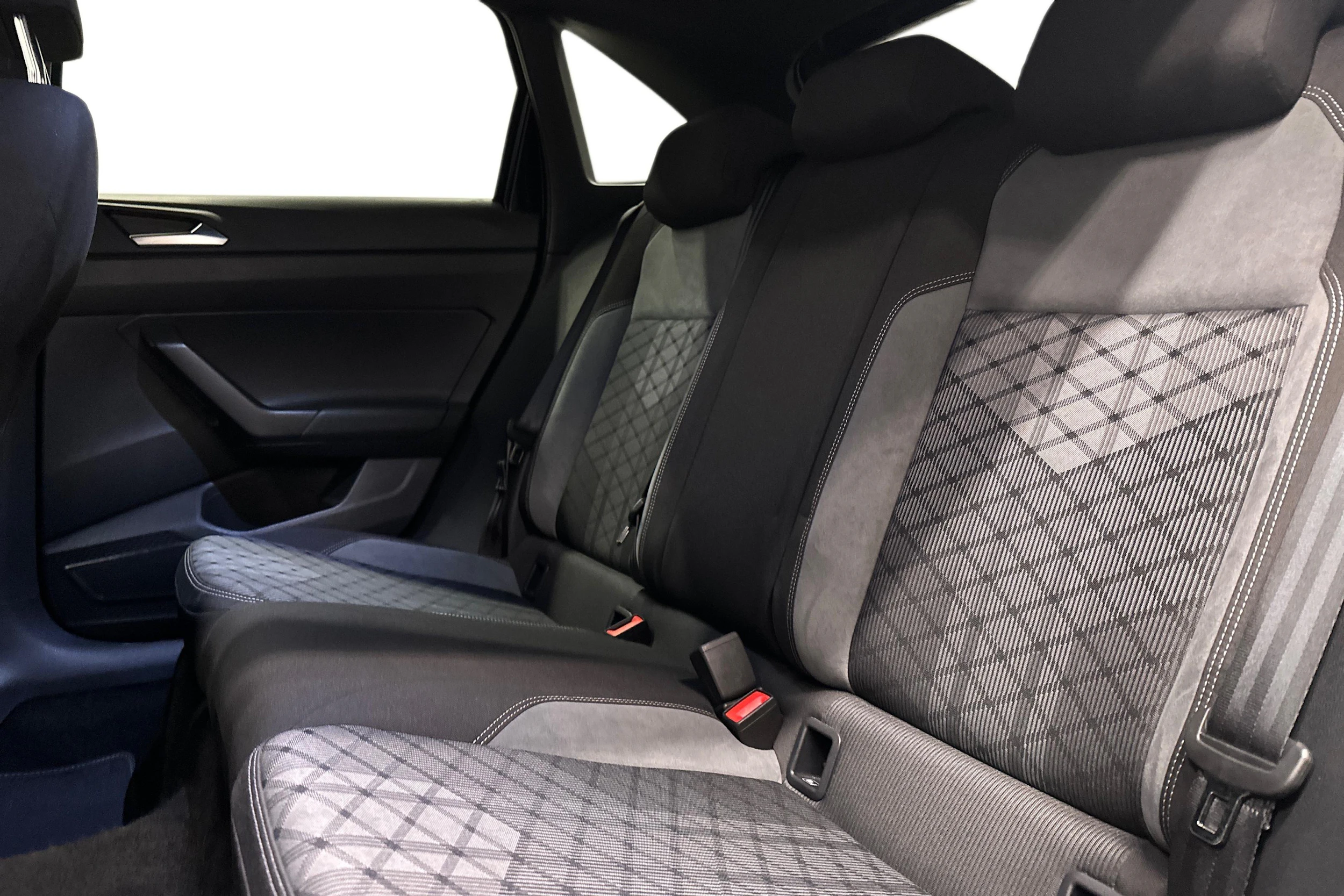 musta Volkswagen Taigo 2025 kuva 11.