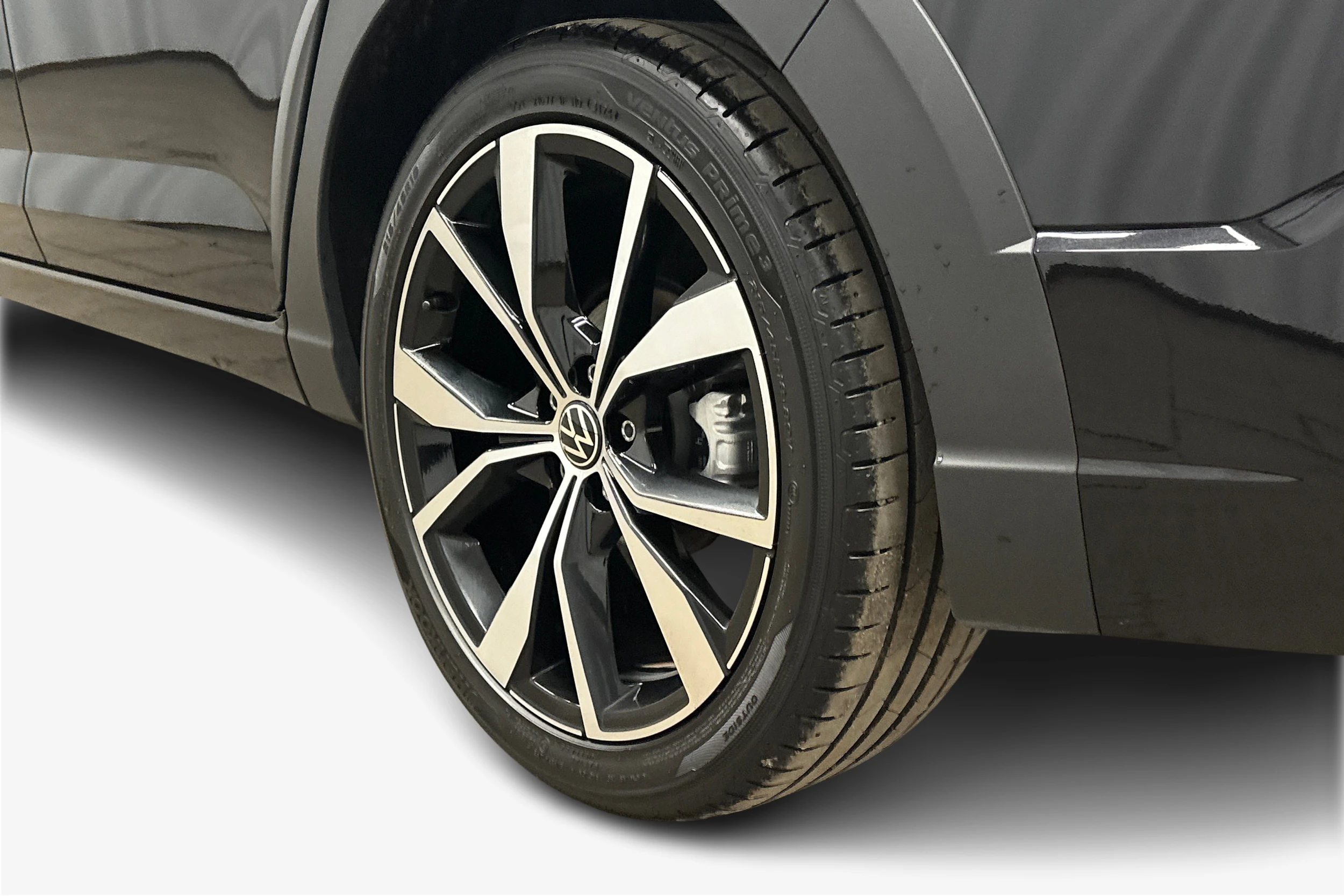 musta Volkswagen Taigo 2025 kuva 12.