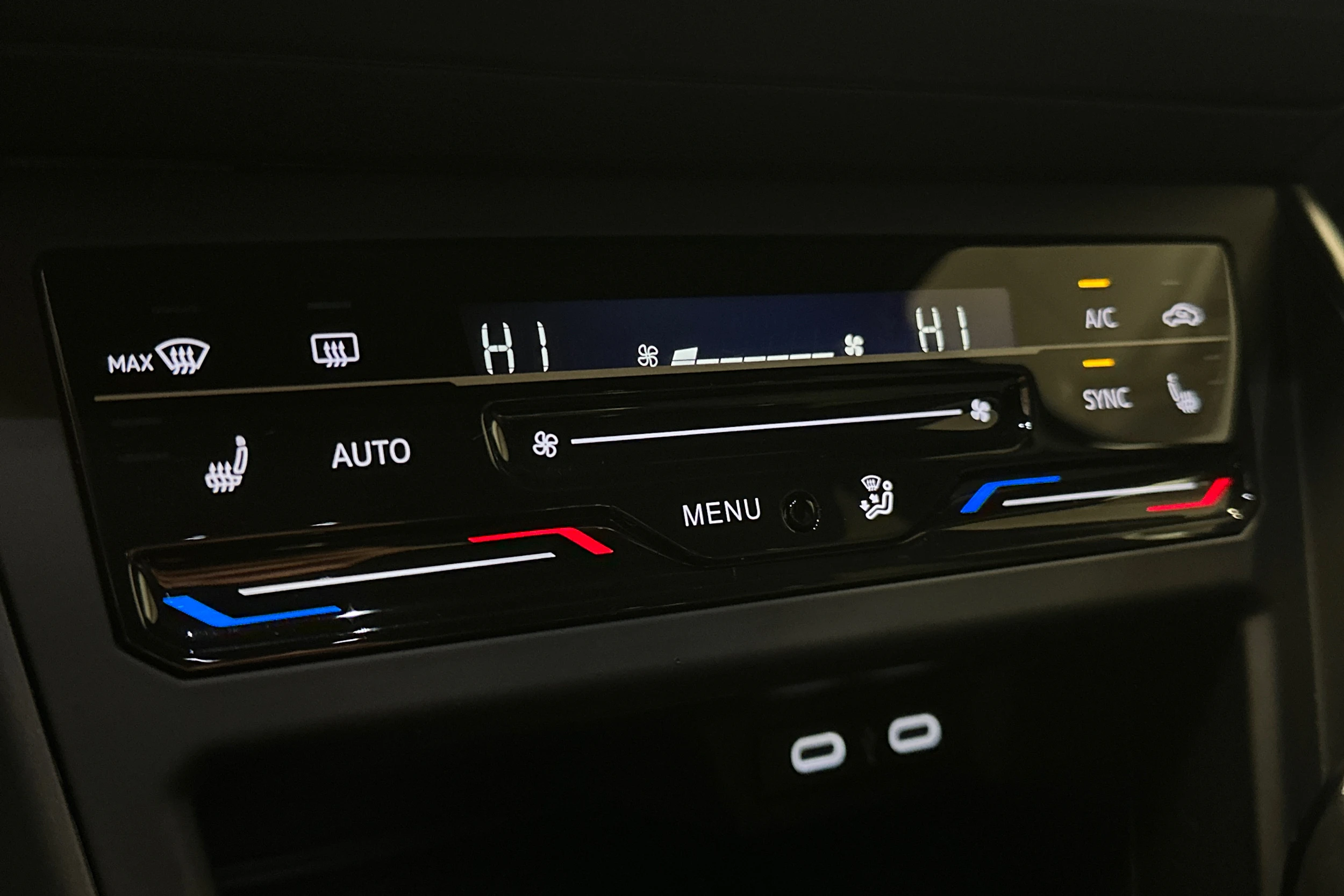 musta Volkswagen Taigo 2025 kuva 23.