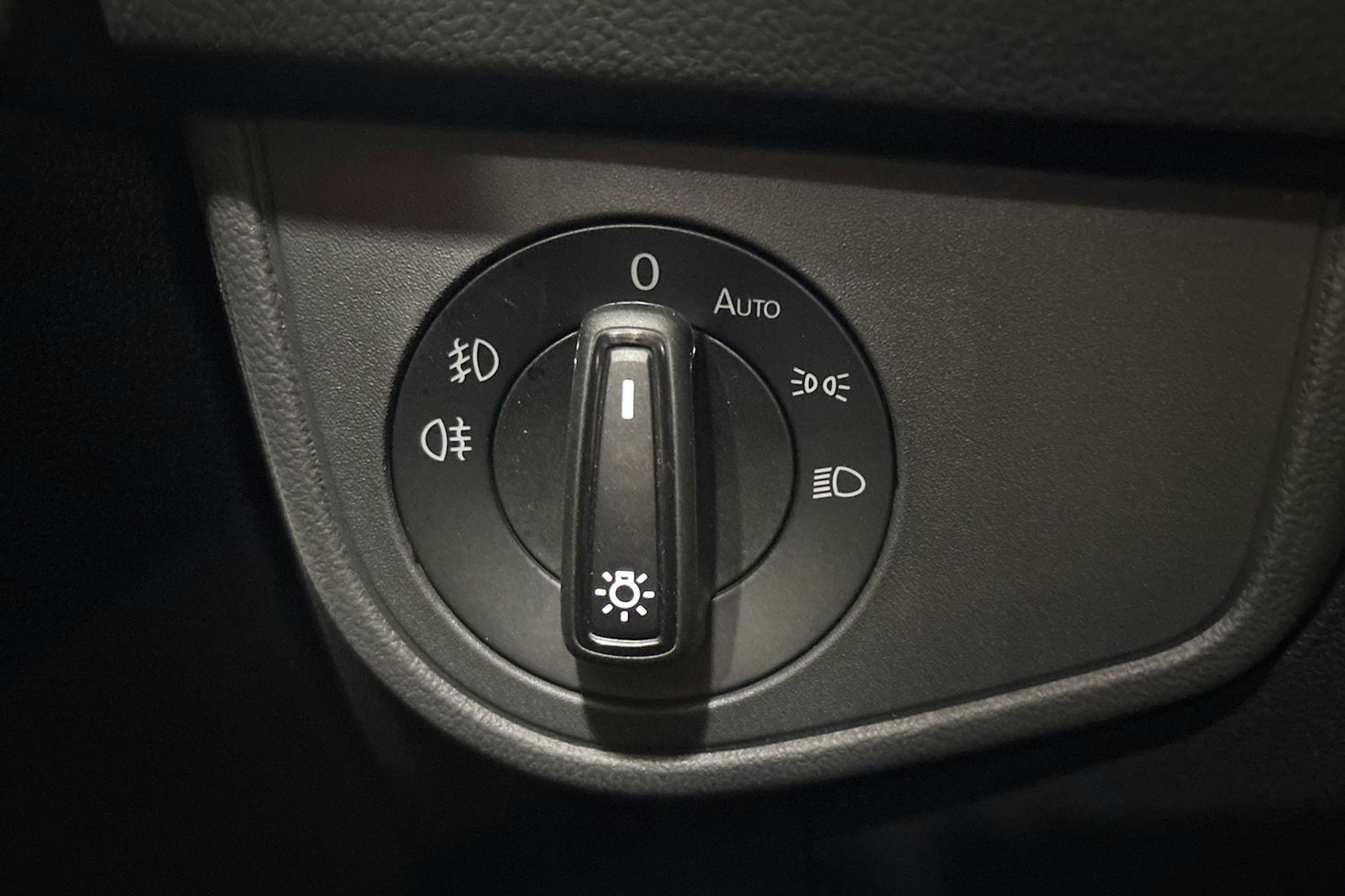 valkoinen Volkswagen Taigo 2025 kuva 6.