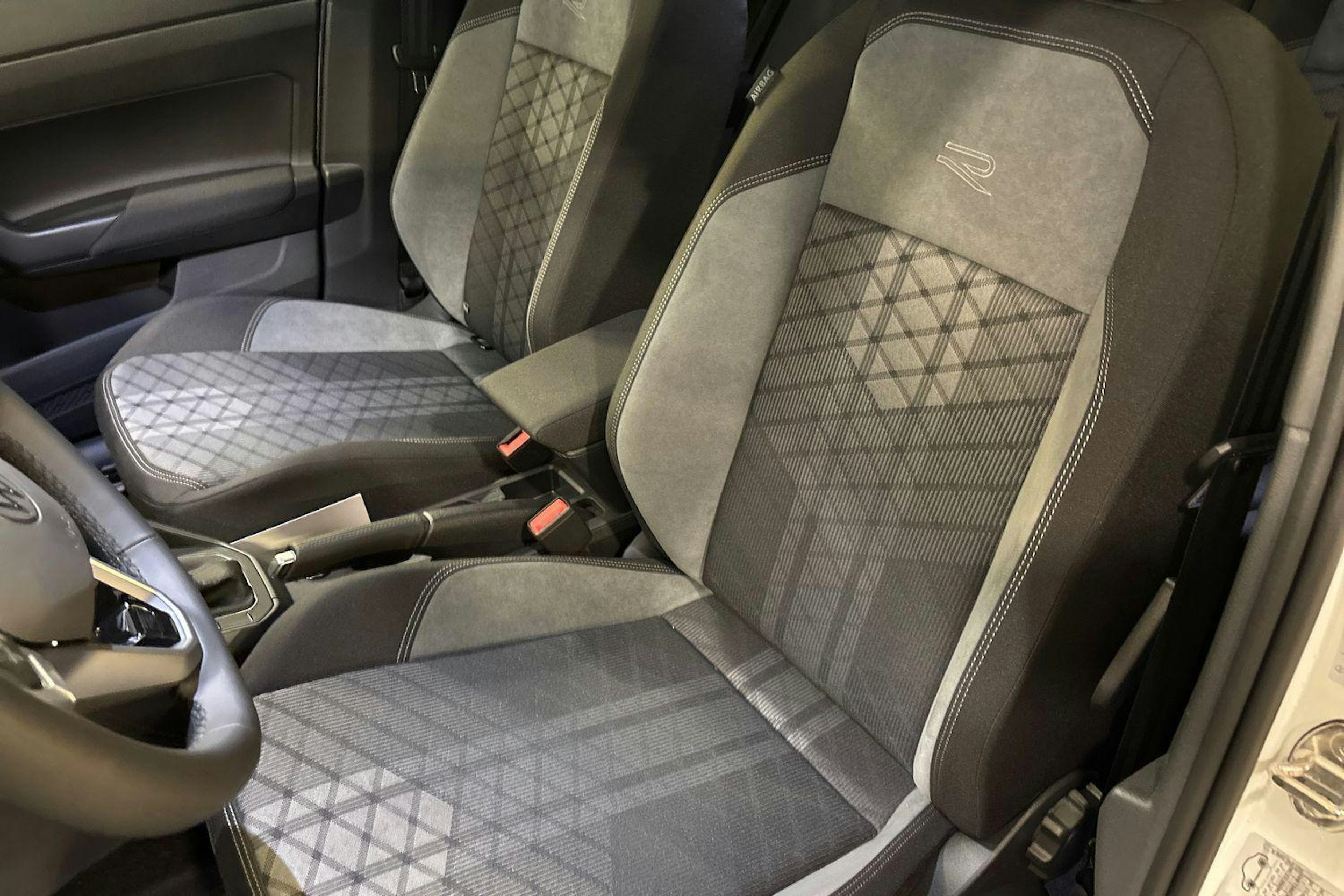 valkoinen Volkswagen Taigo 2025 kuva 19.