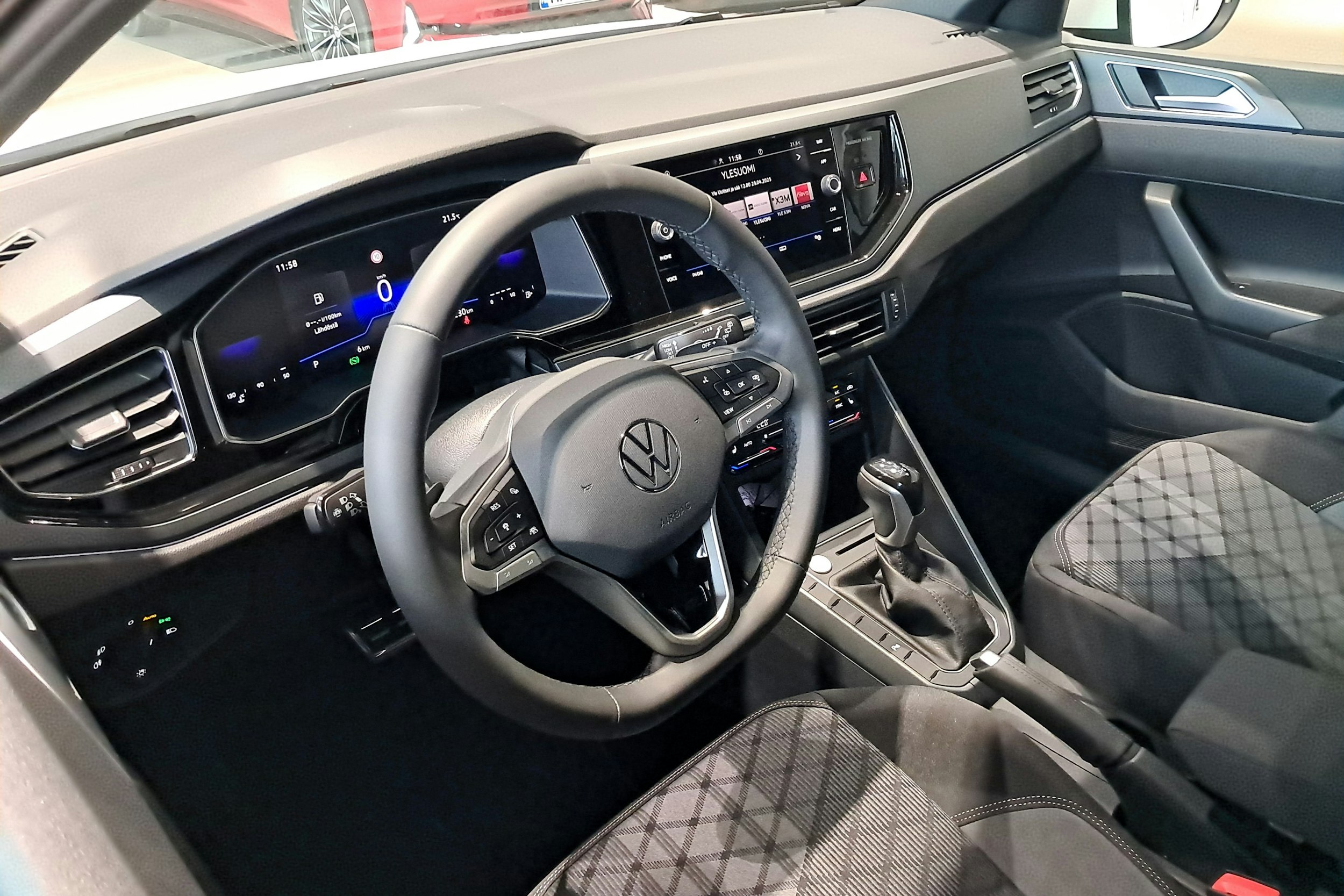 valkoinen Volkswagen Taigo 2025 kuva 6.