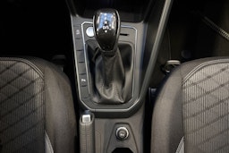 harmaa Volkswagen Taigo 2025 kuva 19.