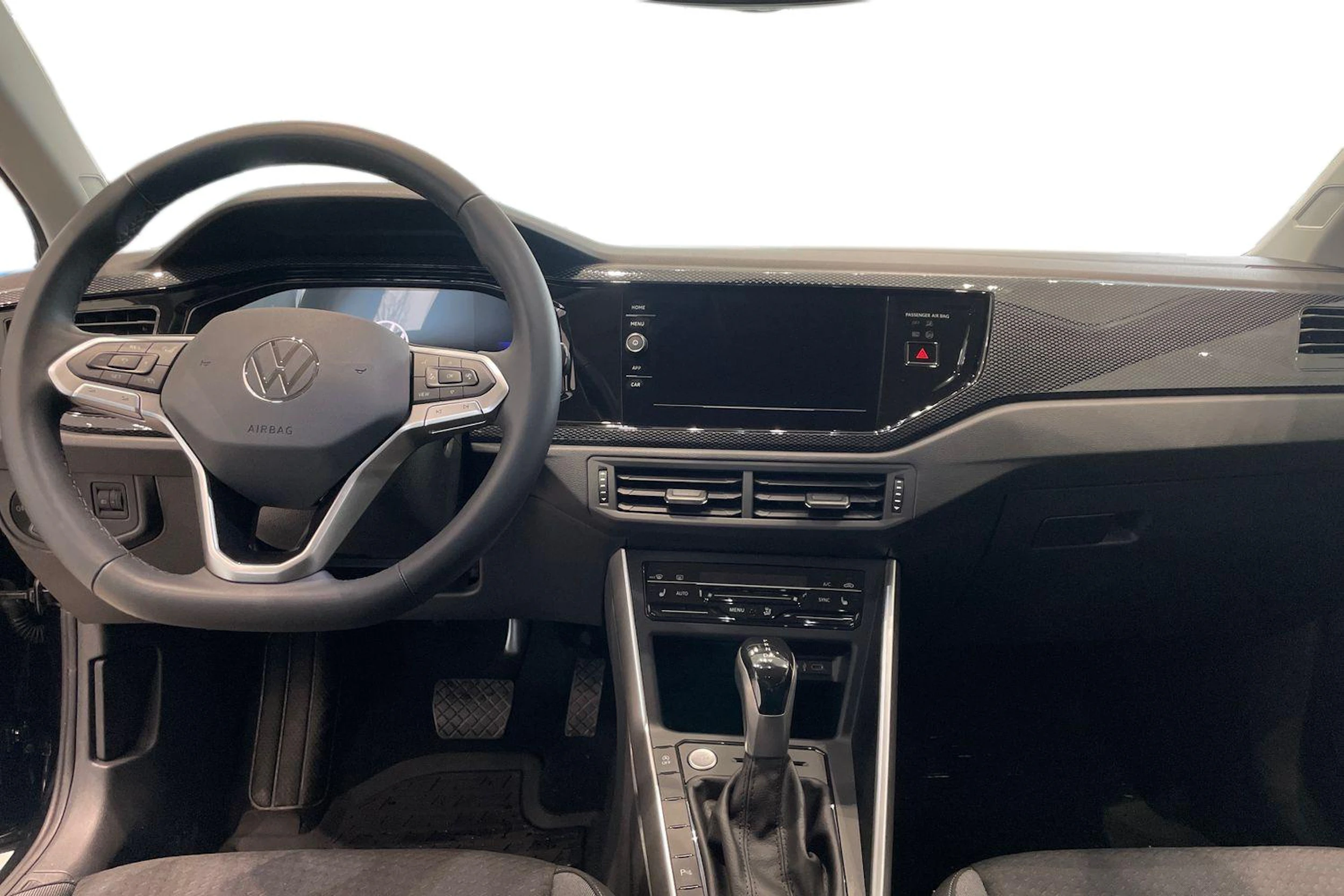 musta Volkswagen Taigo 2025 kuva 7.