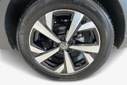 musta Volkswagen Taigo 2025 kuva 9.