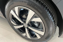 musta Volkswagen Taigo 2025 kuva 10.