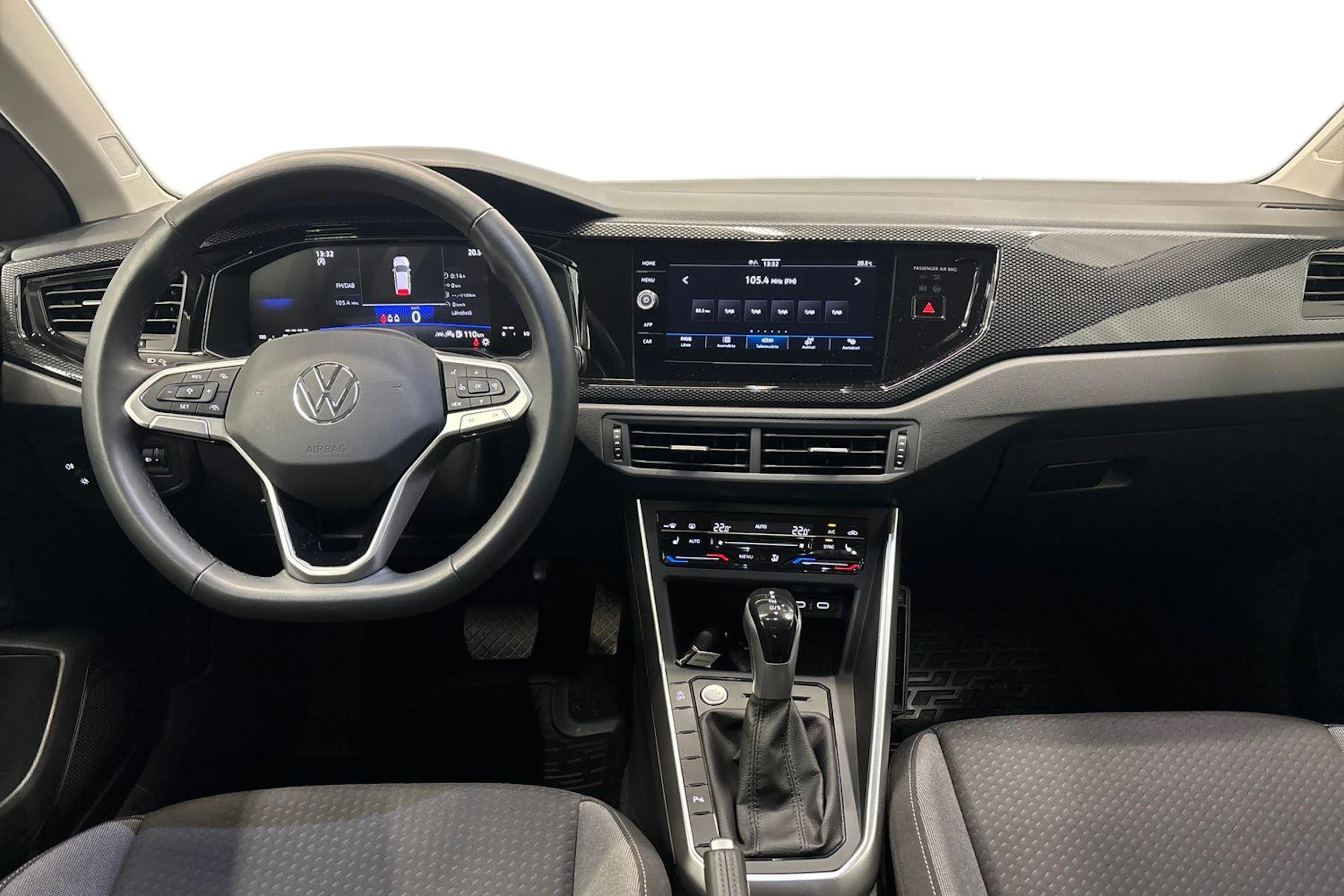 harmaa Volkswagen Taigo 2025 kuva 9.