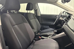 harmaa Volkswagen Taigo 2025 kuva 15.