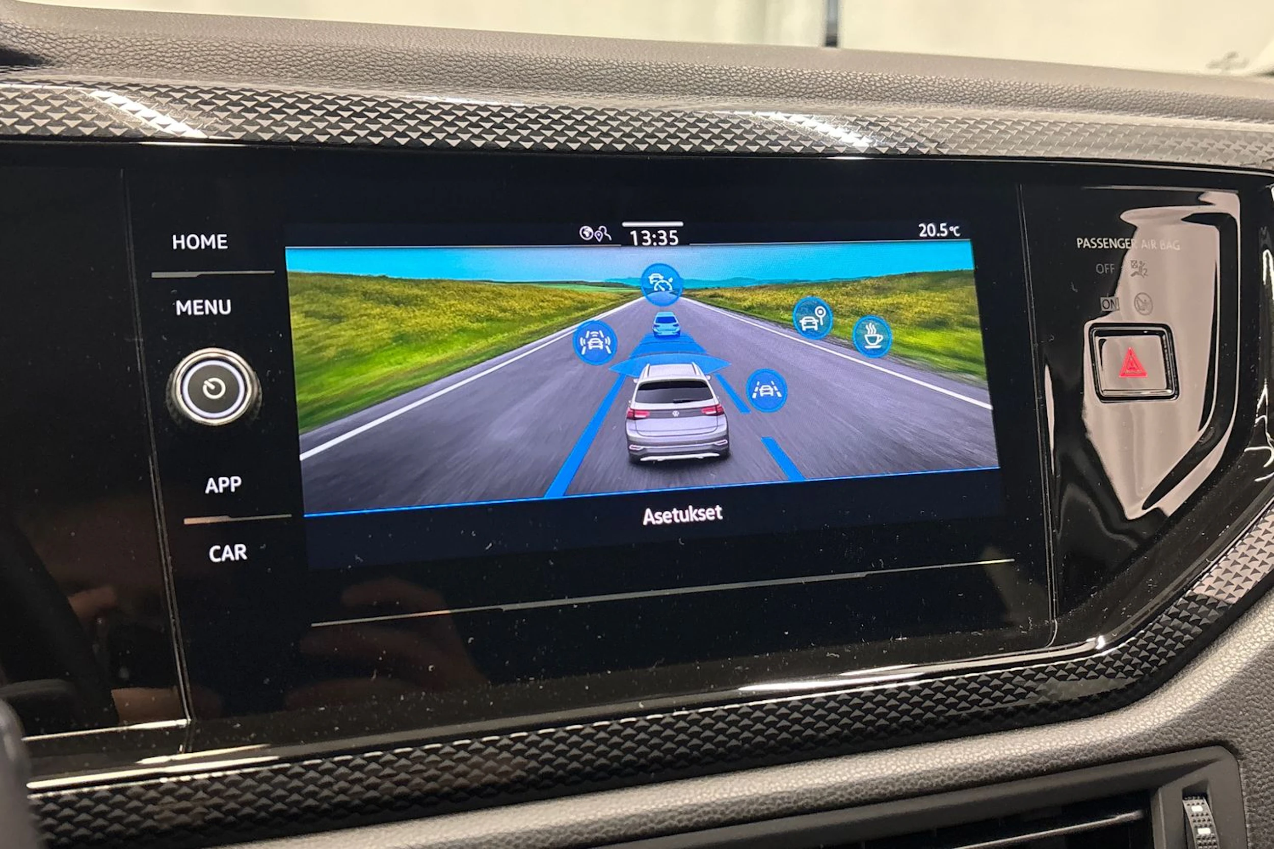 harmaa Volkswagen Taigo 2025 kuva 24.