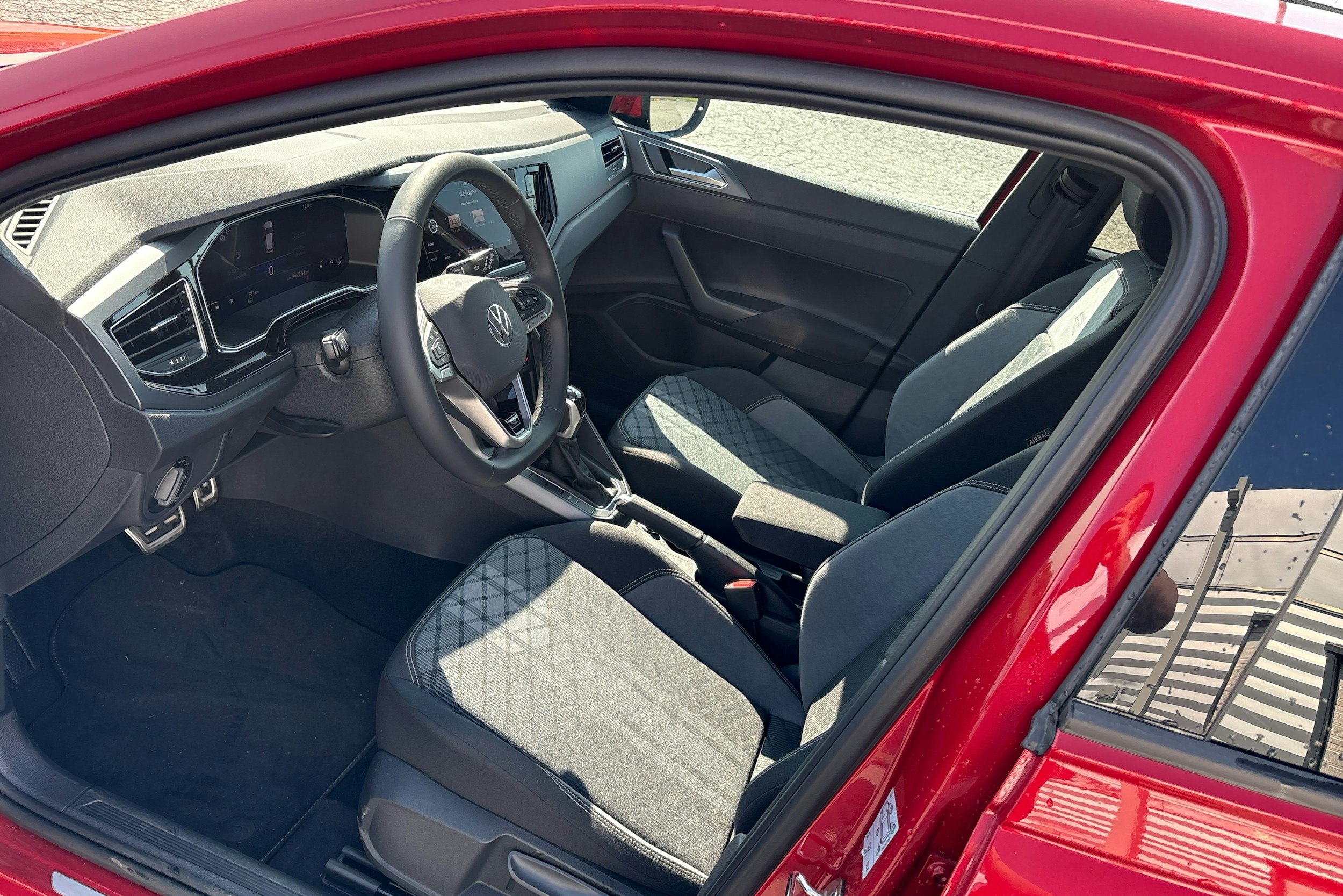 punainen Volkswagen Taigo 2025 kuva 6.