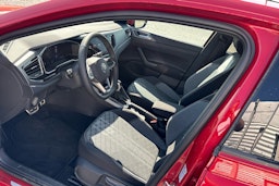 punainen Volkswagen Taigo 2025 kuva 6.