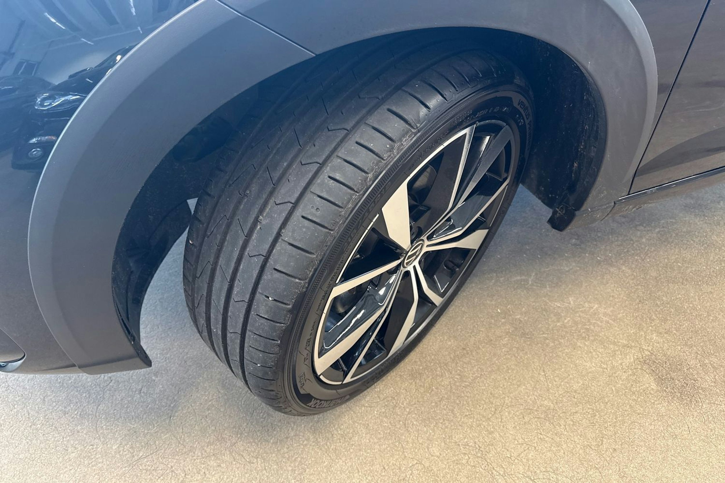musta Volkswagen Taigo 2025 kuva 13.