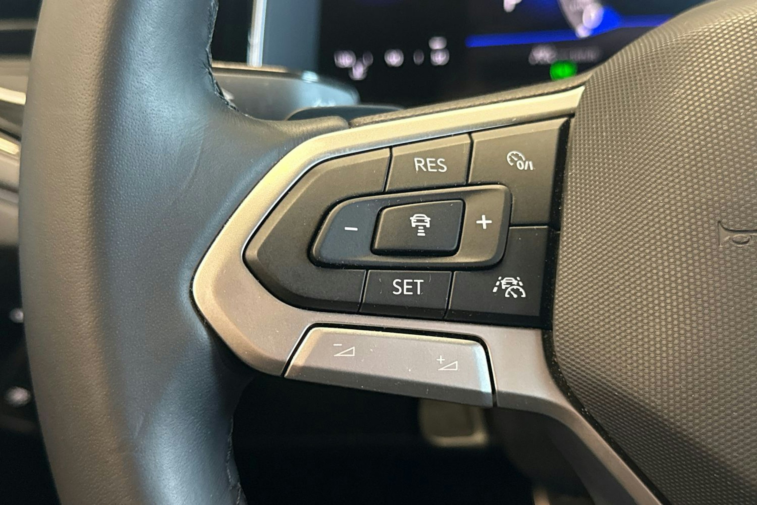 musta Volkswagen Taigo 2025 kuva 15.