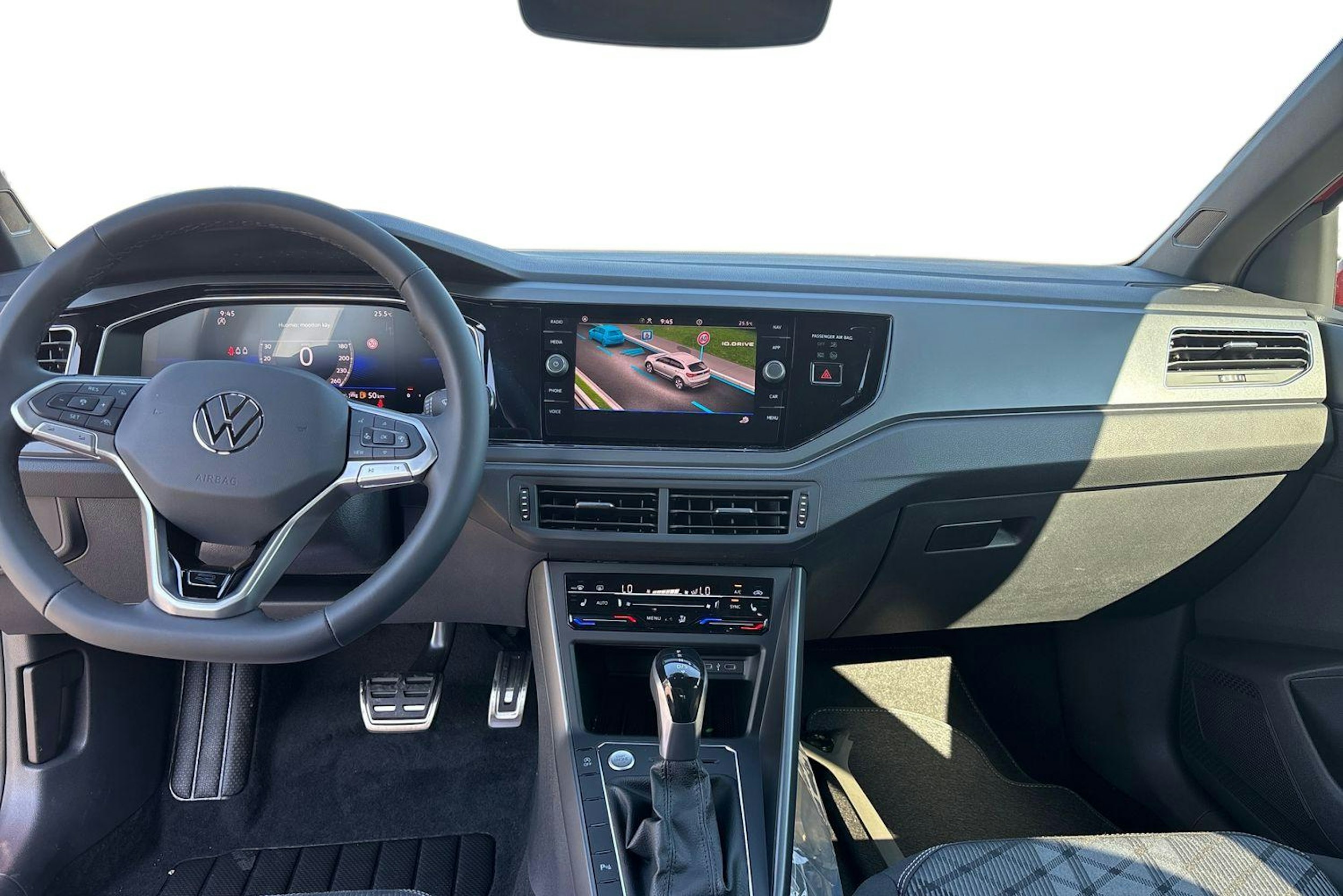 punainen Volkswagen Taigo 2025 kuva 7.