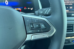 punainen Volkswagen Taigo 2025 kuva 12.