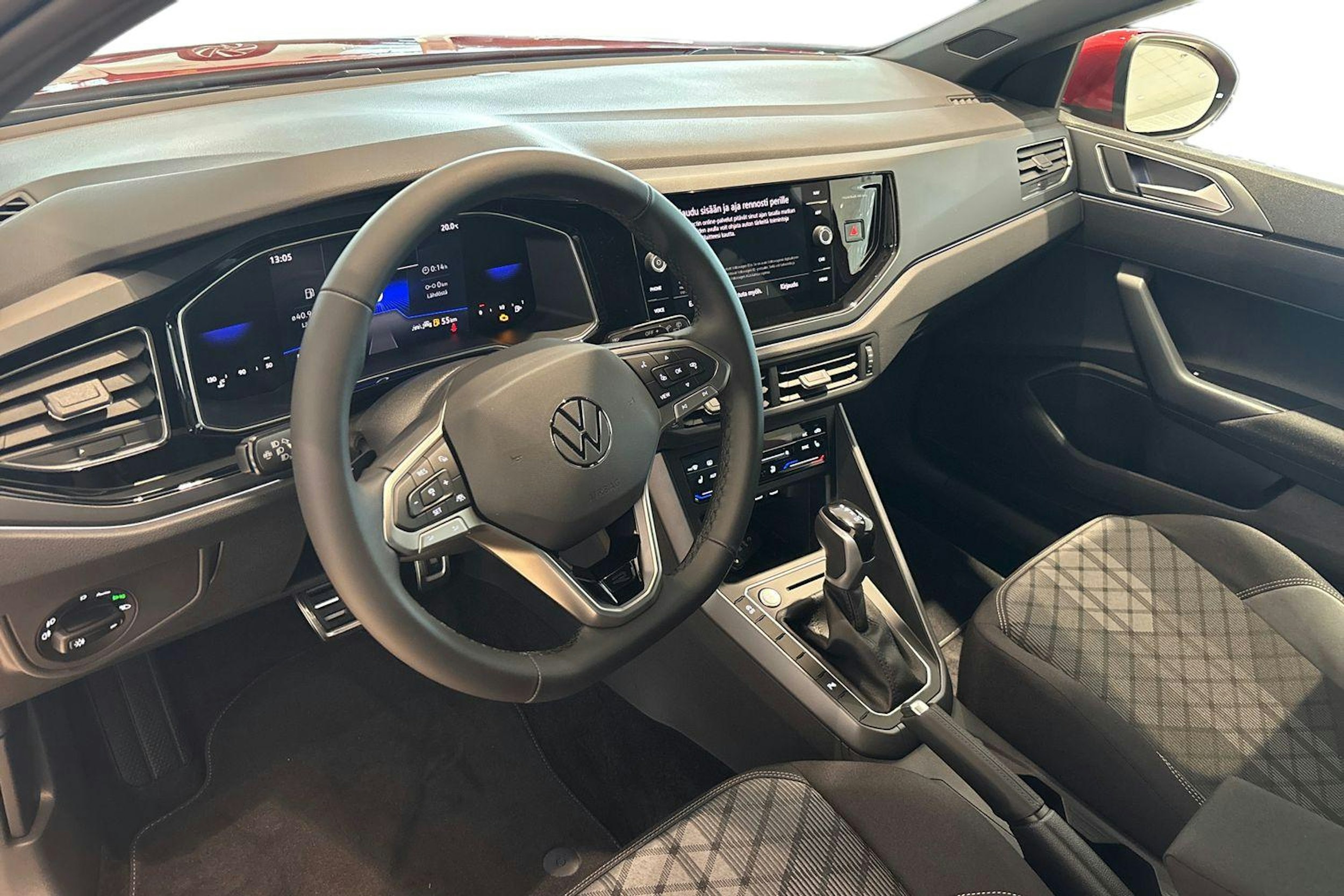 punainen Volkswagen Taigo 2025 kuva 6.