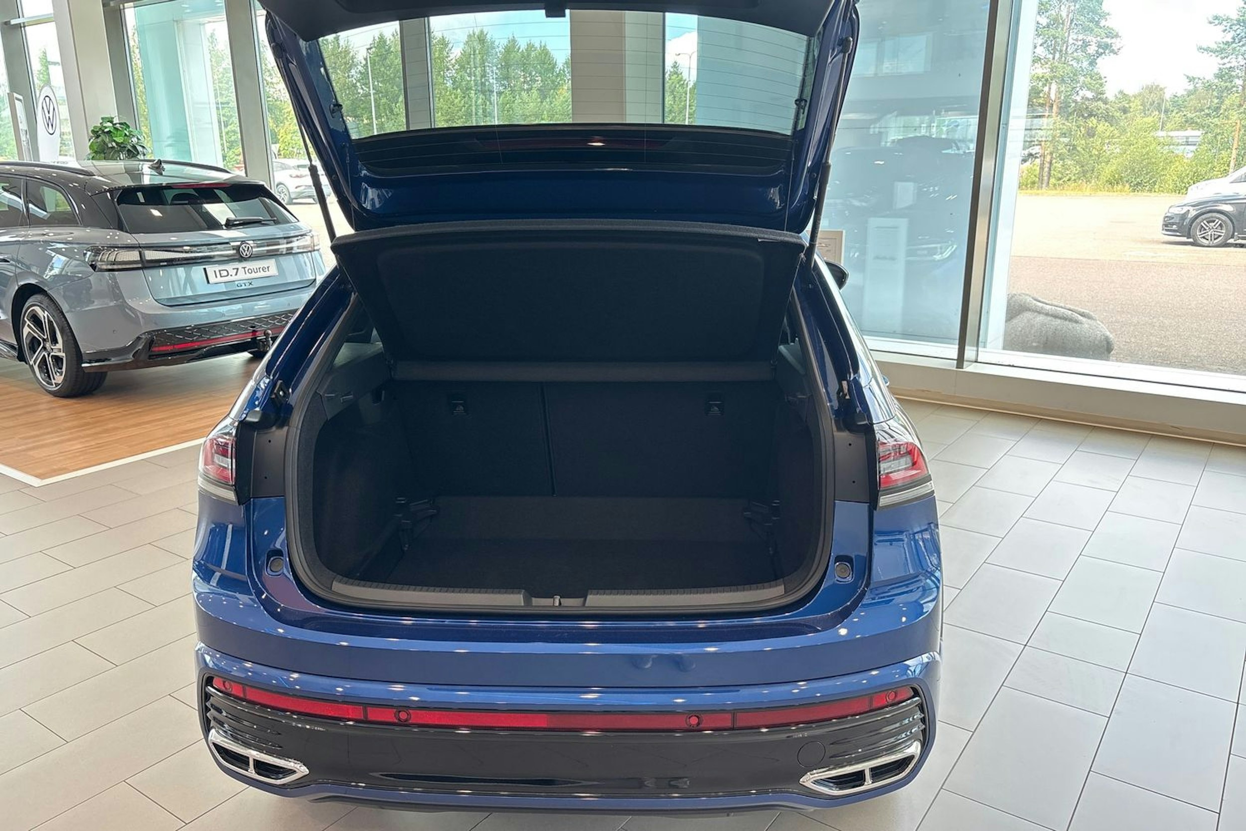 sininen Volkswagen Taigo 2025 kuva 11.