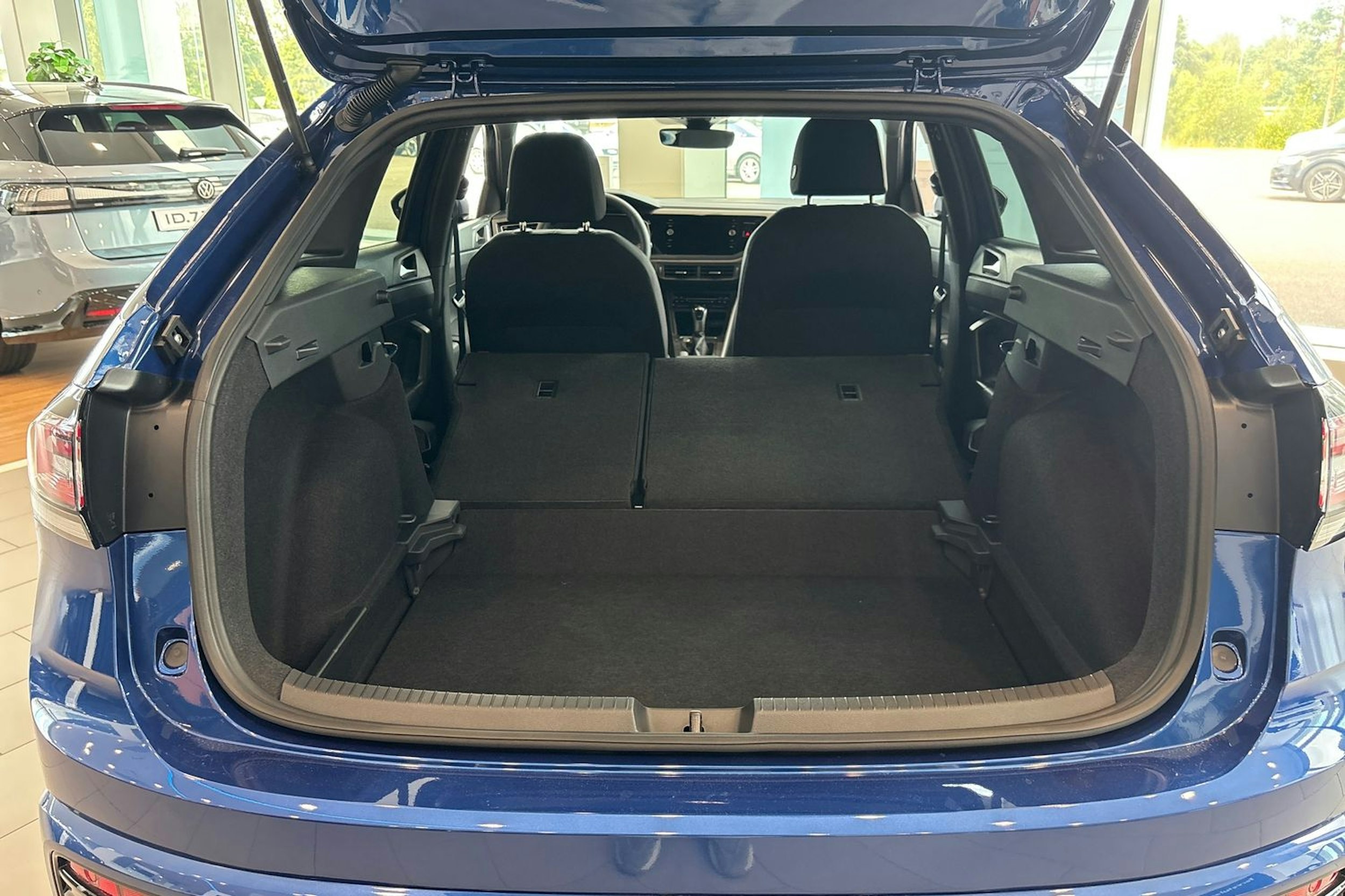 sininen Volkswagen Taigo 2025 kuva 12.