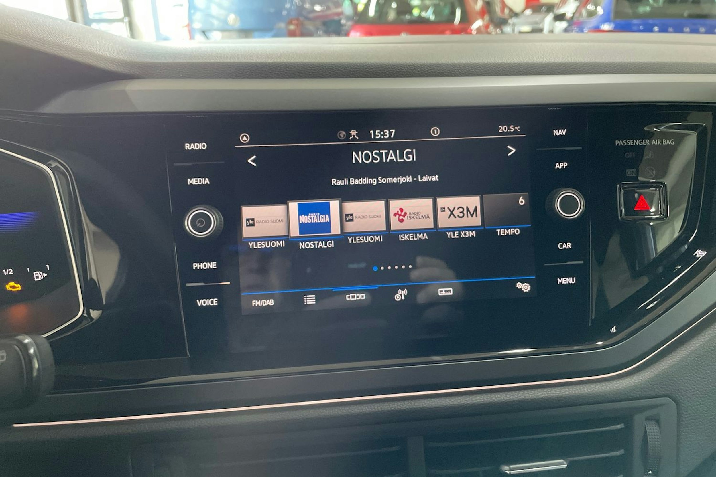 harmaa Volkswagen Taigo 2025 kuva 15.