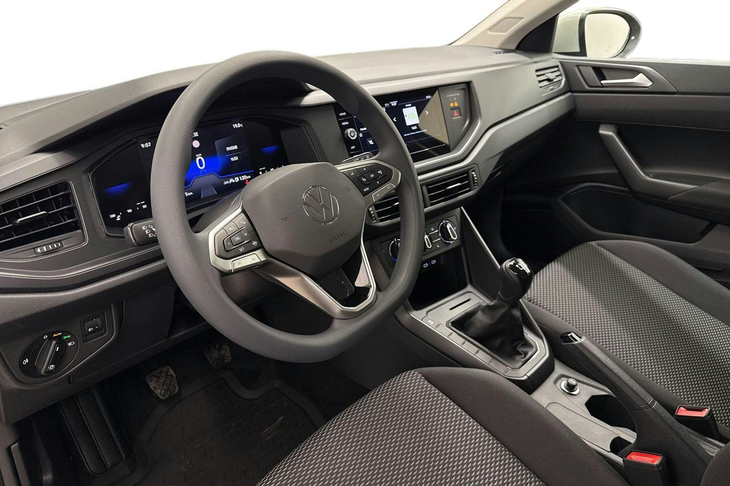 harmaa Volkswagen Taigo 2026 kuva 6.