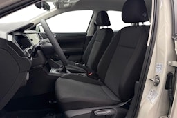 harmaa Volkswagen Taigo 2026 kuva 11.