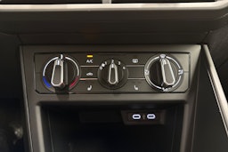 harmaa Volkswagen Taigo 2026 kuva 13.