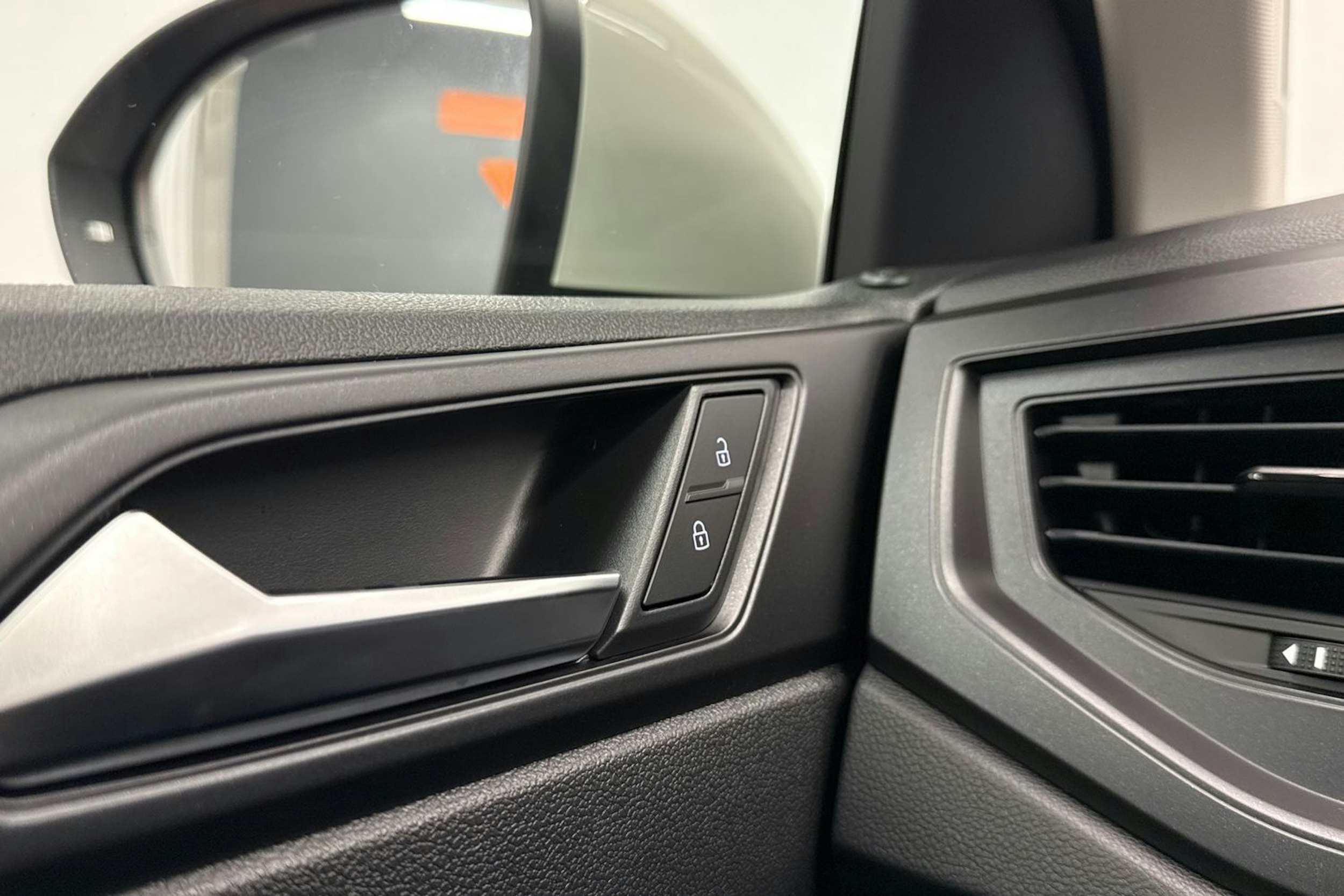 harmaa Volkswagen Taigo 2026 kuva 14.