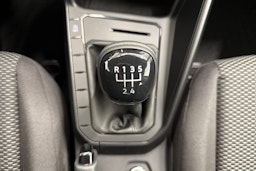 harmaa Volkswagen Taigo 2026 kuva 15.