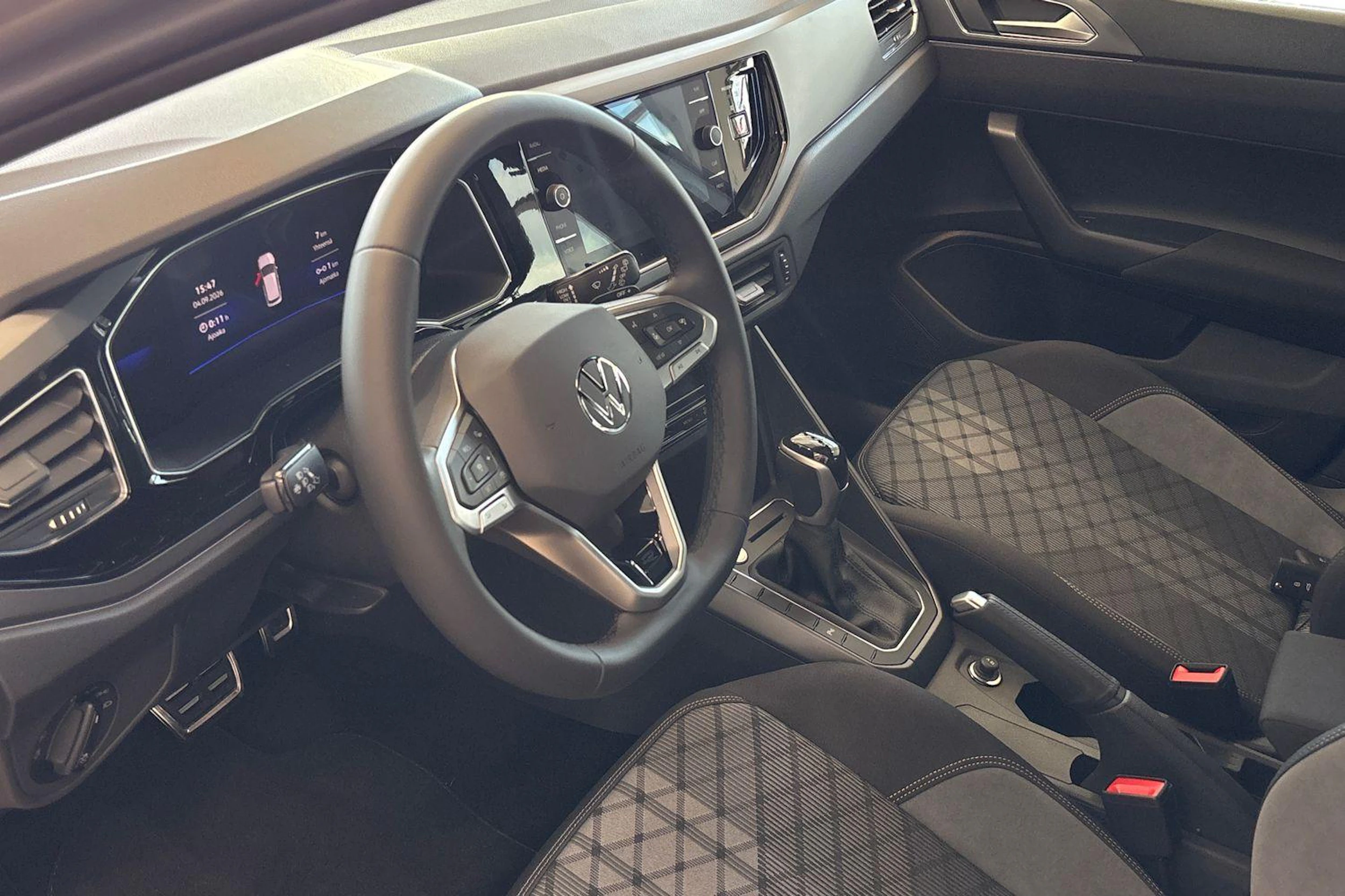 harmaa Volkswagen Taigo 2026 kuva 6.