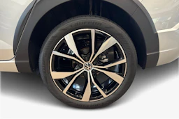 harmaa Volkswagen Taigo 2026 kuva 9.