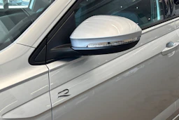 harmaa Volkswagen Taigo 2026 kuva 12.