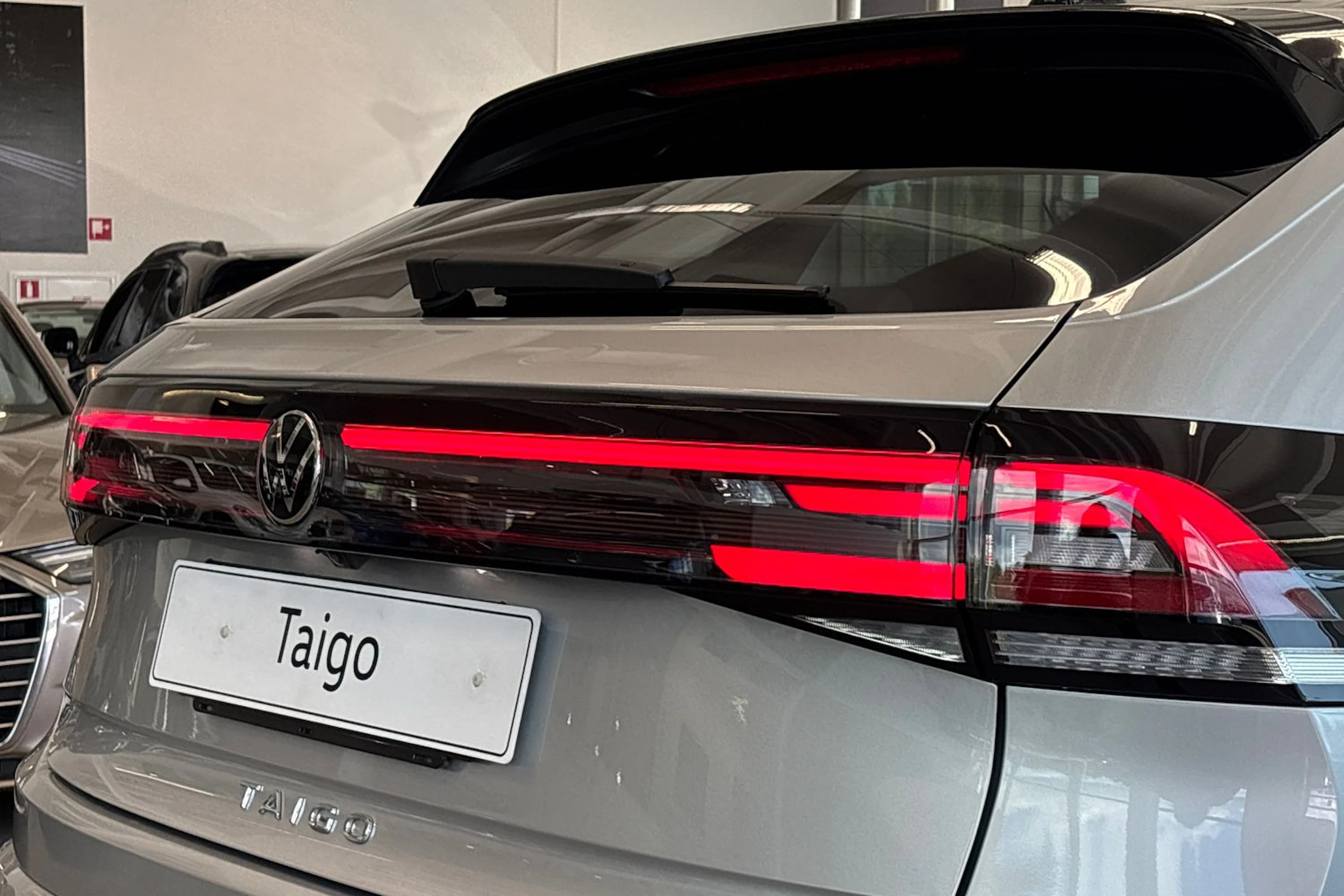 harmaa Volkswagen Taigo 2026 kuva 14.