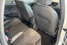 harmaa Volkswagen Taigo 2026 kuva 18.