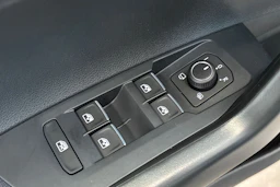 harmaa Volkswagen Taigo 2026 kuva 19.