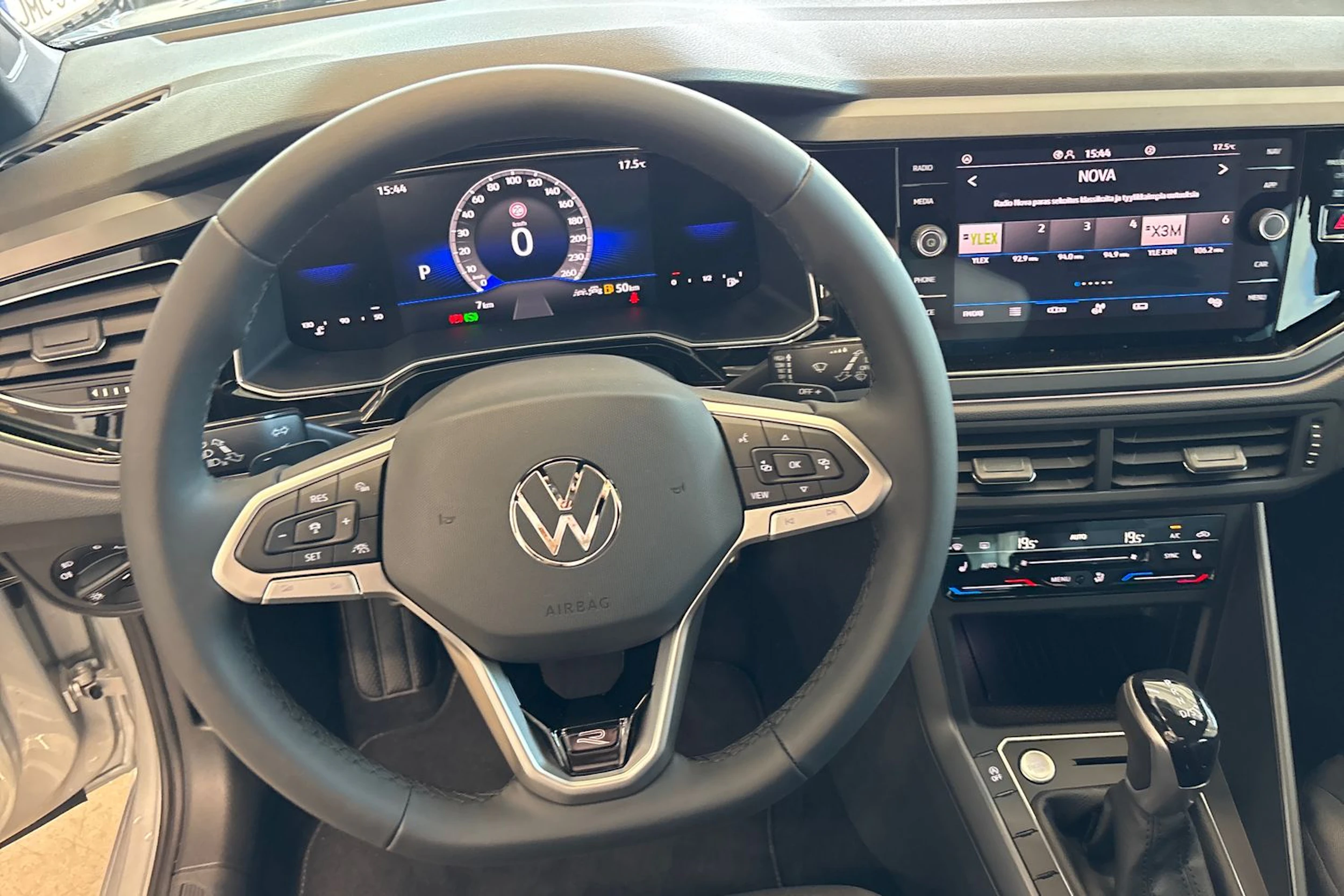 harmaa Volkswagen Taigo 2026 kuva 32.