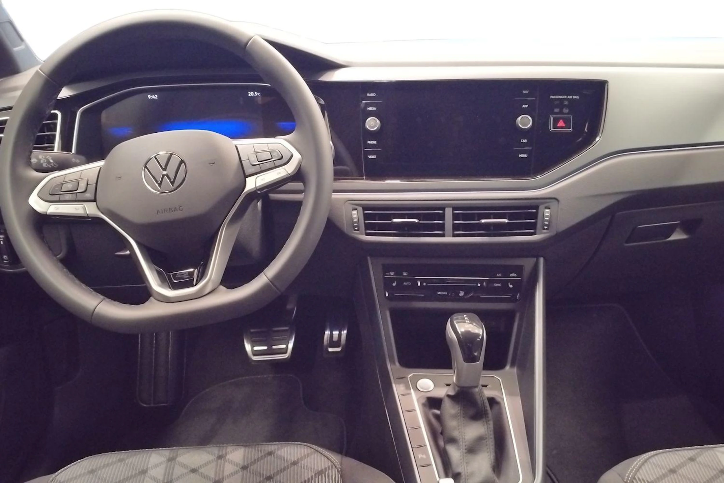 punainen Volkswagen Taigo 2026 kuva 7.