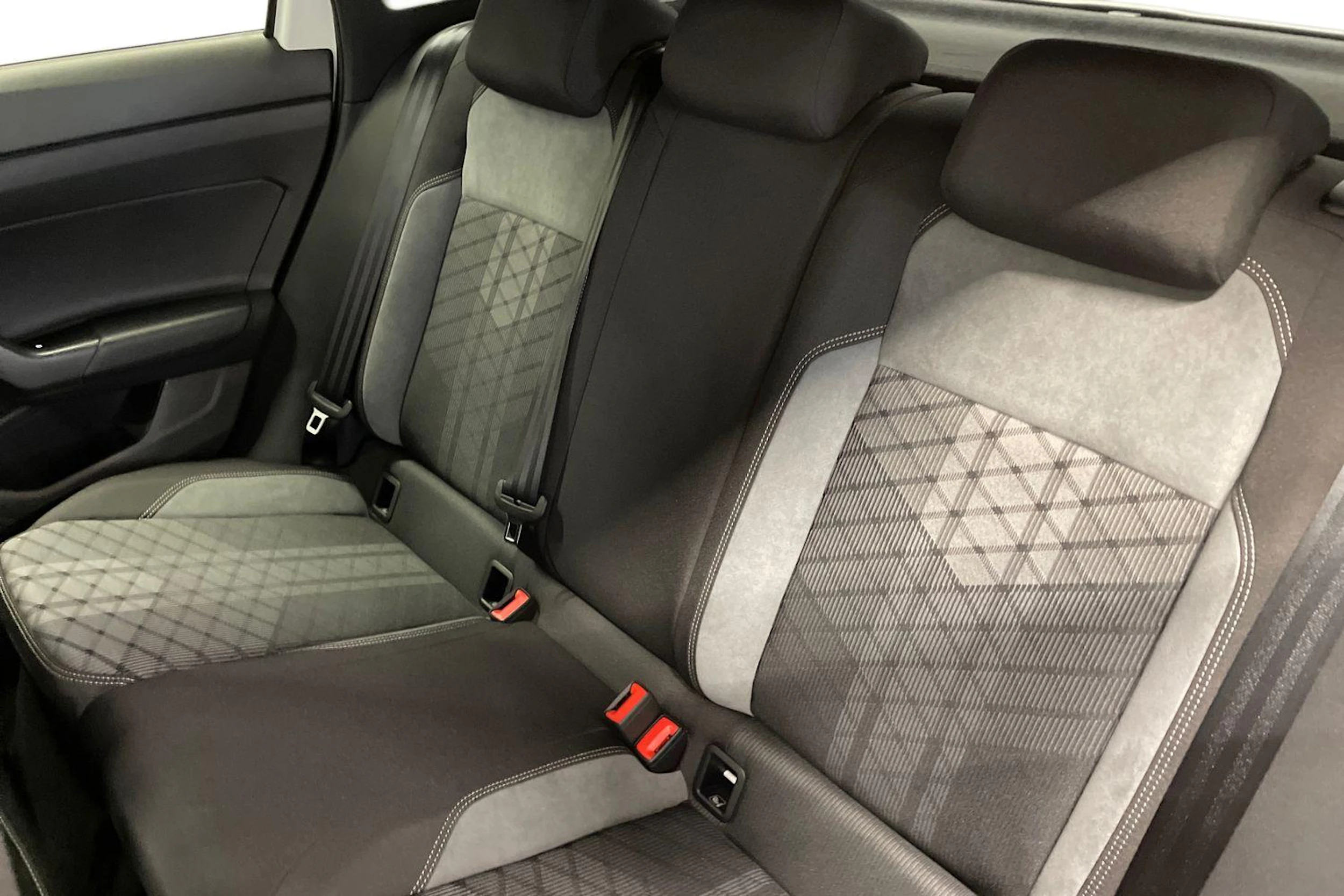 valkoinen Volkswagen Taigo 2026 kuva 8.